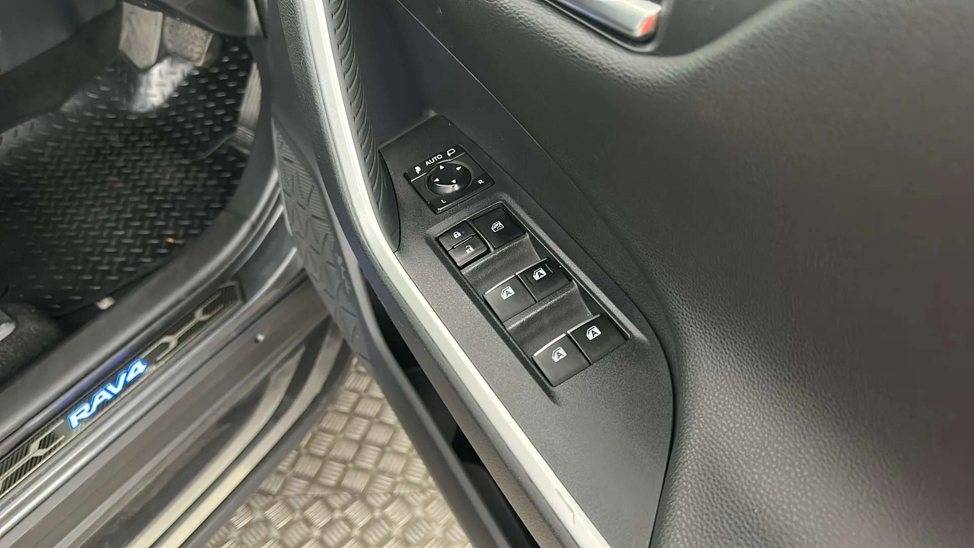 2019 TOYOTA RAV4 2019 TOYOTA RAV4