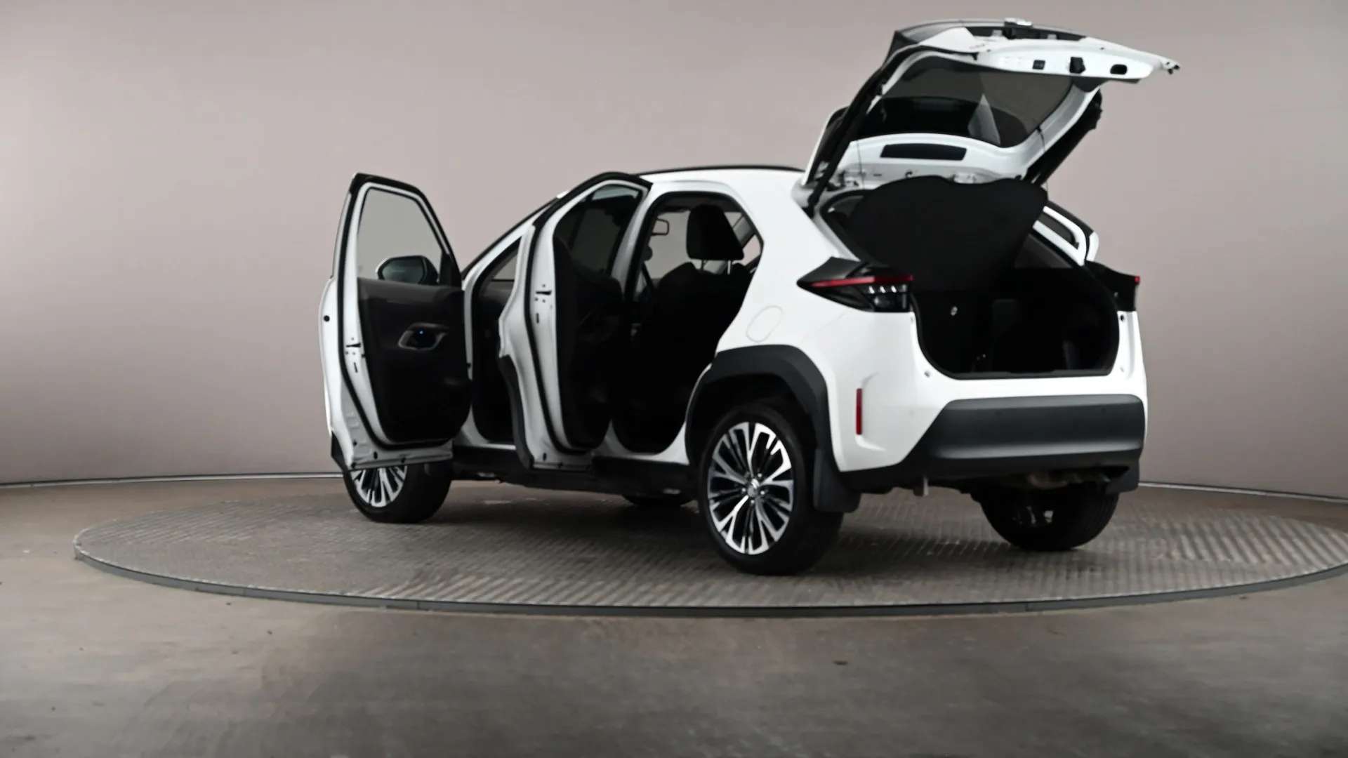 2023 TOYOTA YARIS CROSS 2023 TOYOTA YARIS CROSS