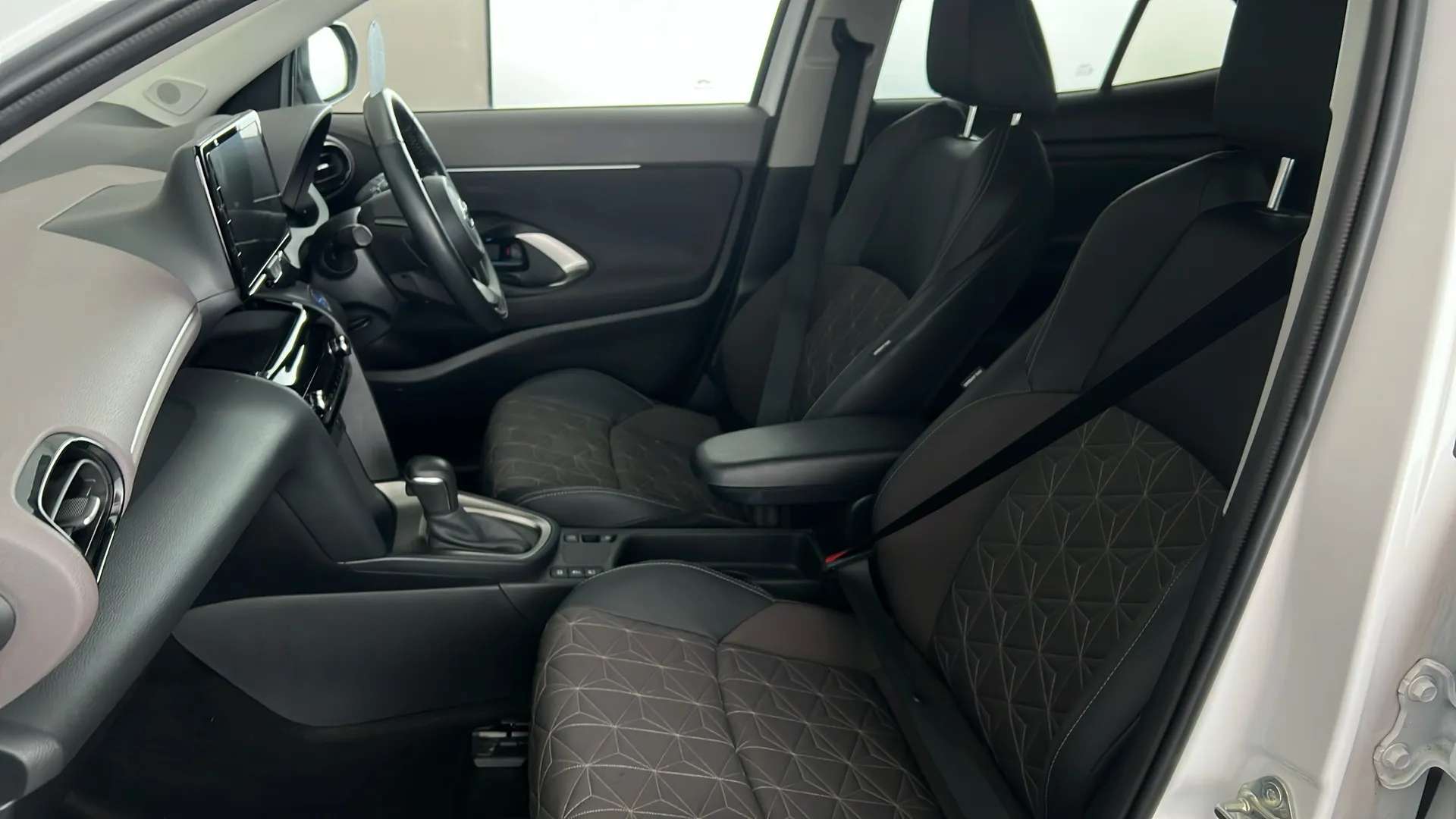 2023 TOYOTA YARIS CROSS 2023 TOYOTA YARIS CROSS