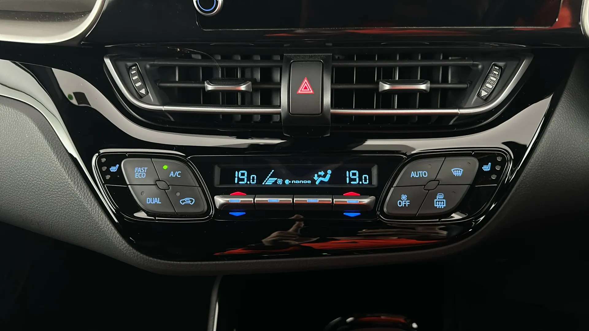 2023 TOYOTA C-HR 2023 TOYOTA C-HR