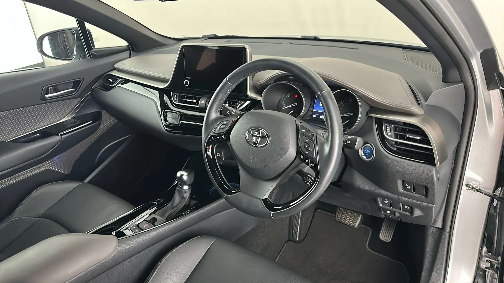 2023 TOYOTA C-HR 2023 TOYOTA C-HR