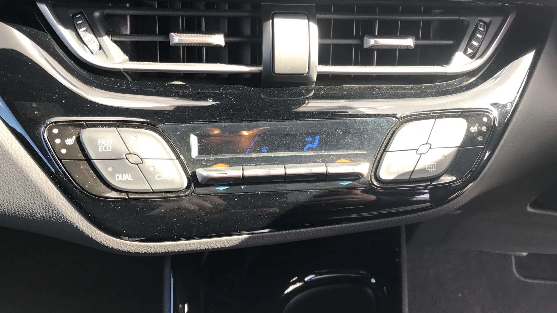 2023 TOYOTA C-HR 2023 TOYOTA C-HR