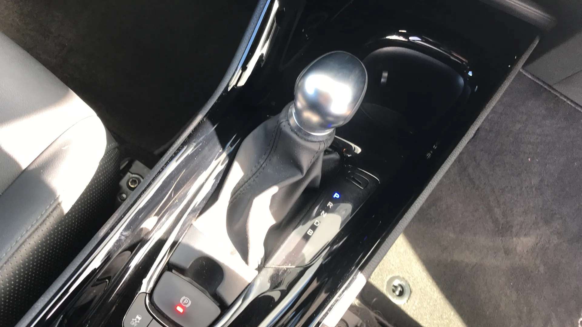 2023 TOYOTA C-HR 2023 TOYOTA C-HR