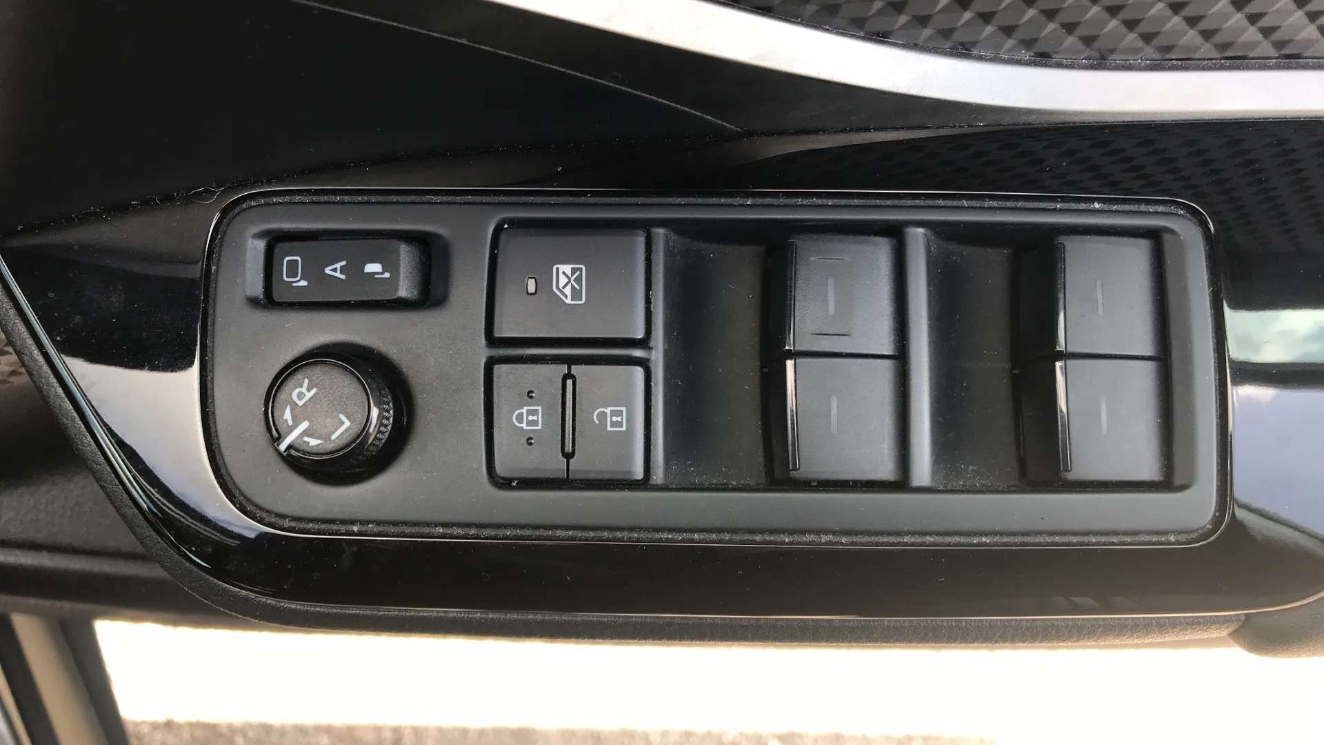 2023 TOYOTA C-HR 2023 TOYOTA C-HR