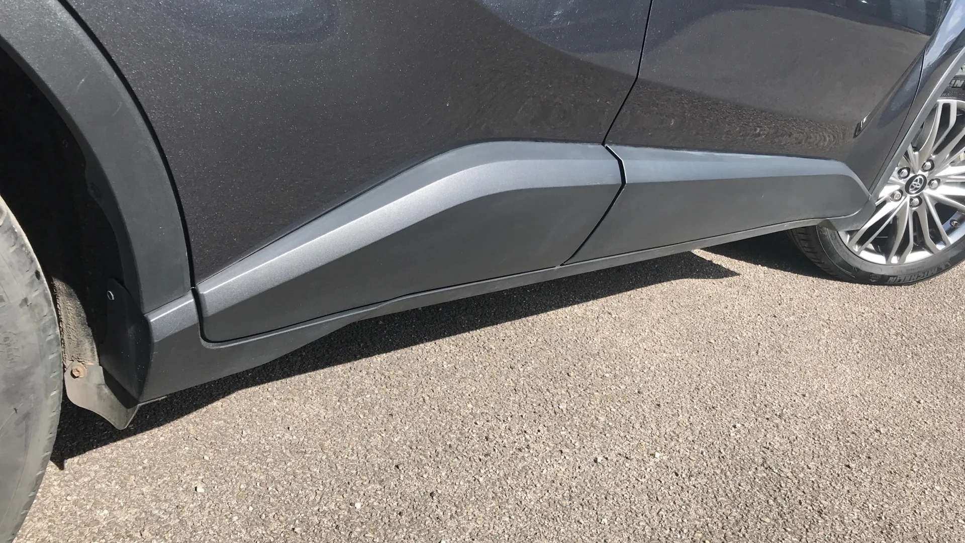 2023 TOYOTA C-HR 2023 TOYOTA C-HR