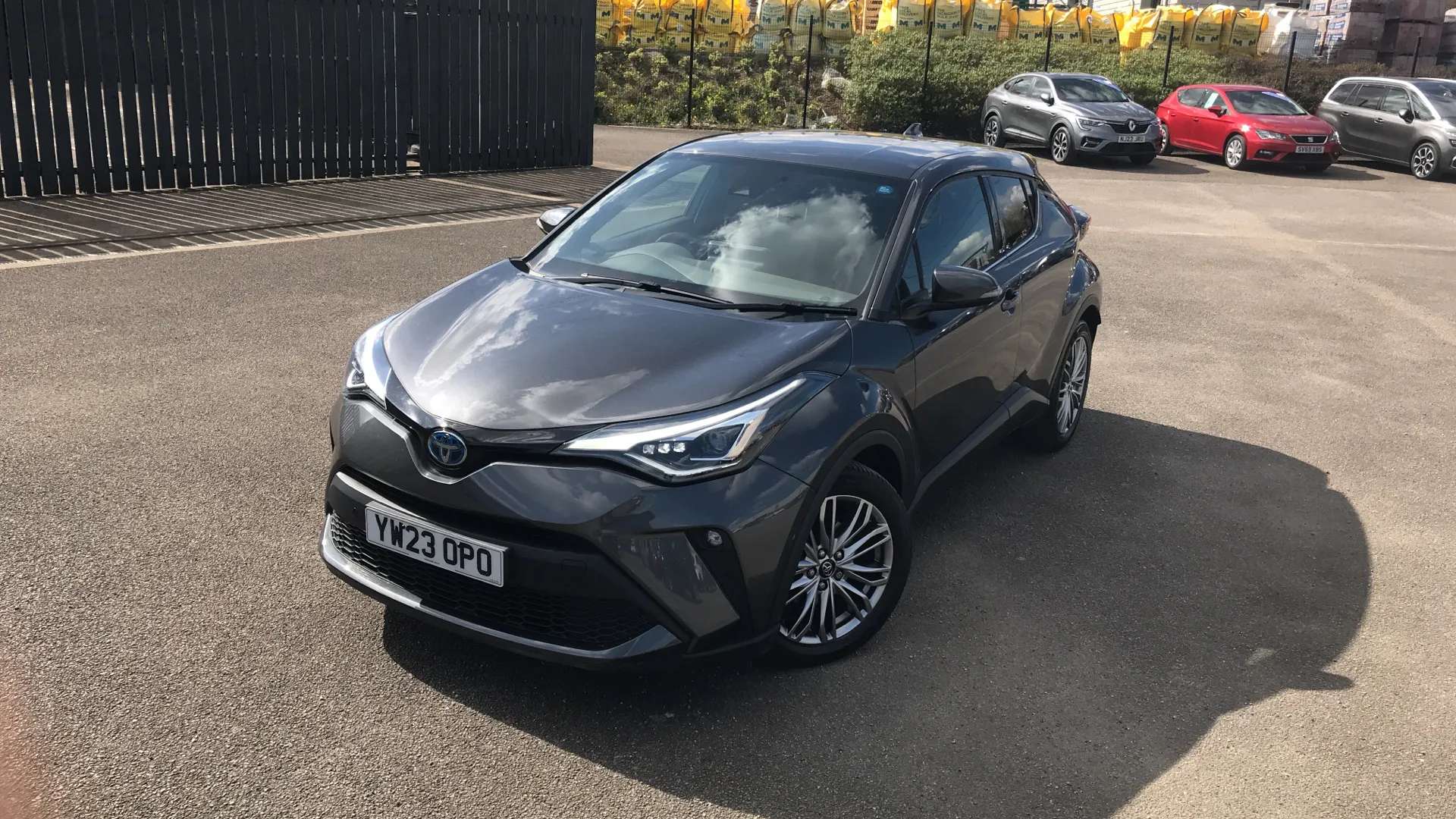 2023 TOYOTA C-HR 2023 TOYOTA C-HR