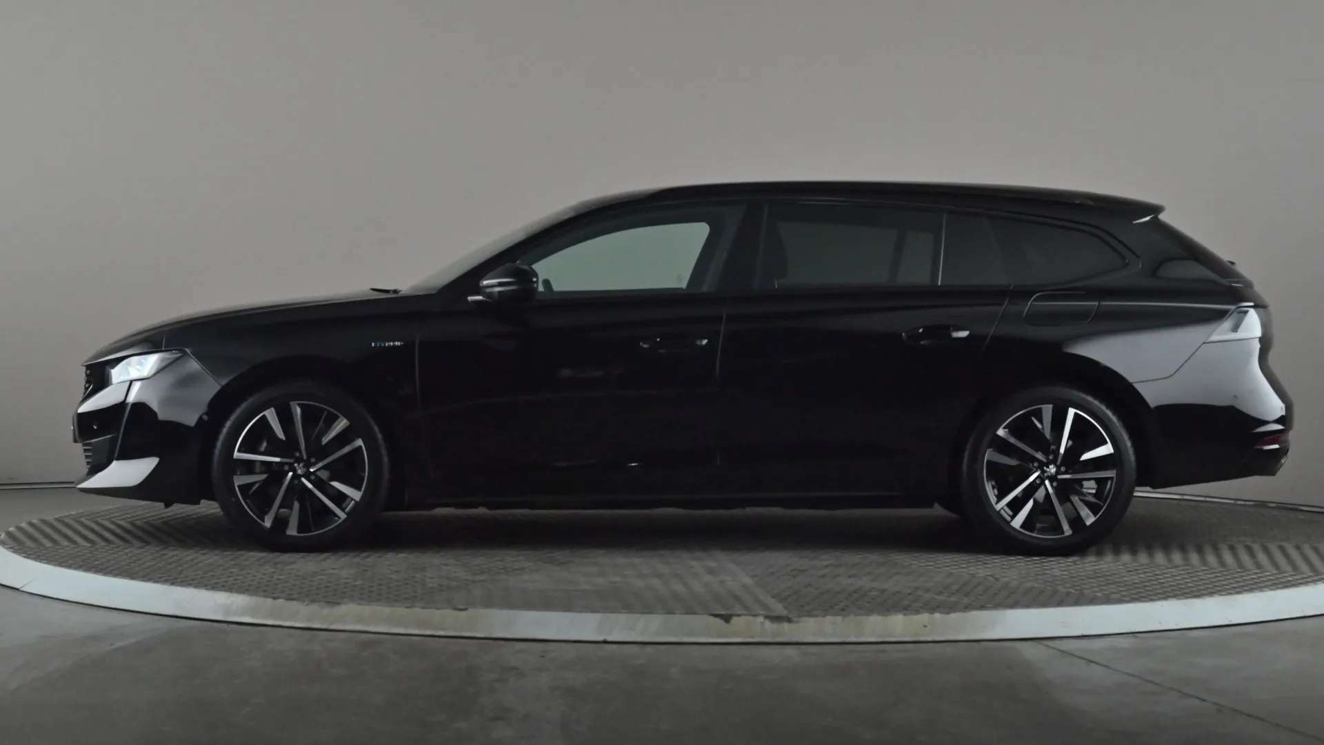 A 2022 PEUGEOT 508 1.6 Hybrid GT e-EAT8 A 2022 PEUGEOT 508 1.6 Hybrid GT e-EAT8