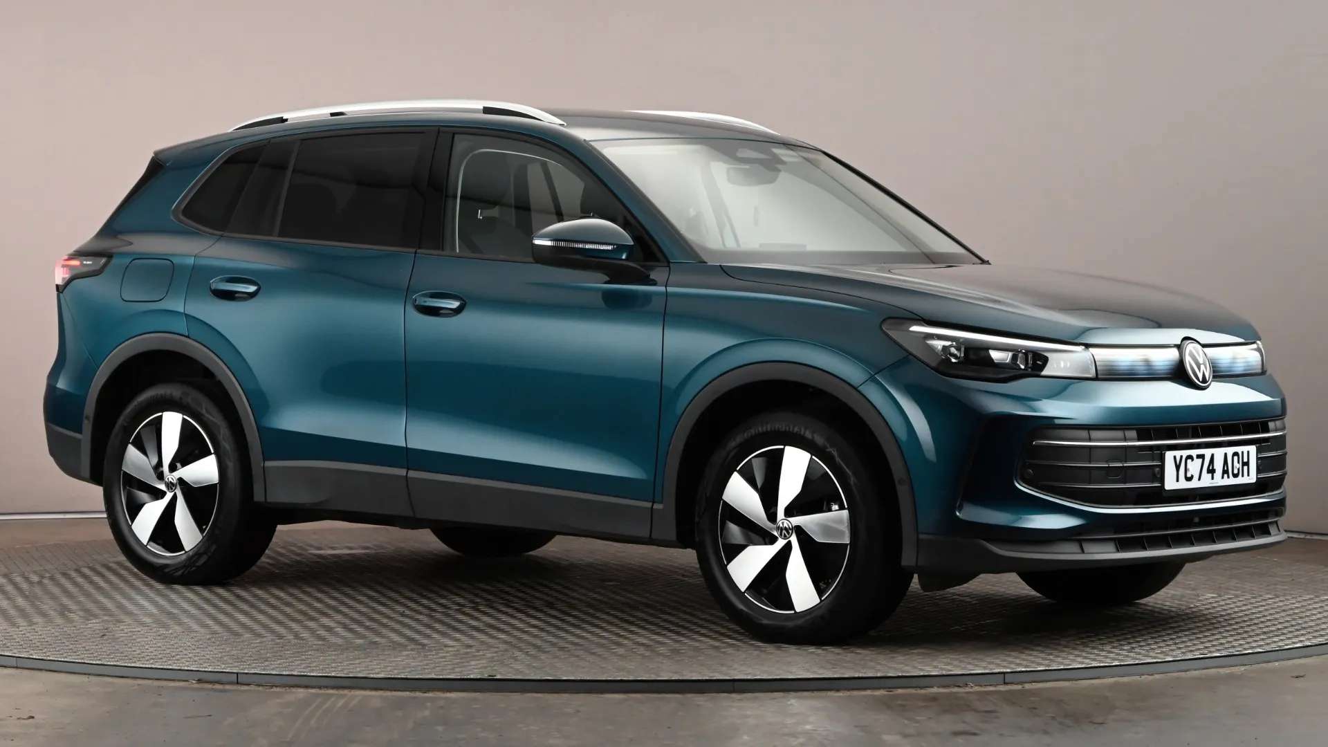 A 2024 VOLKSWAGEN TIGUAN 1.5 TSI eHybrid Match DSG A 2024 VOLKSWAGEN TIGUAN 1.5 TSI eHybrid Match DSG