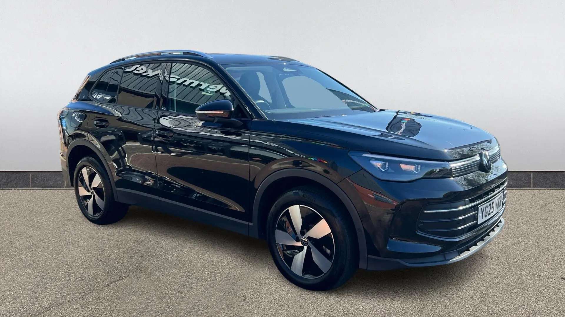 A 2025 VOLKSWAGEN TIGUAN 1.5 TSI eHybrid Match DSG A 2025 VOLKSWAGEN TIGUAN 1.5 TSI eHybrid Match DSG