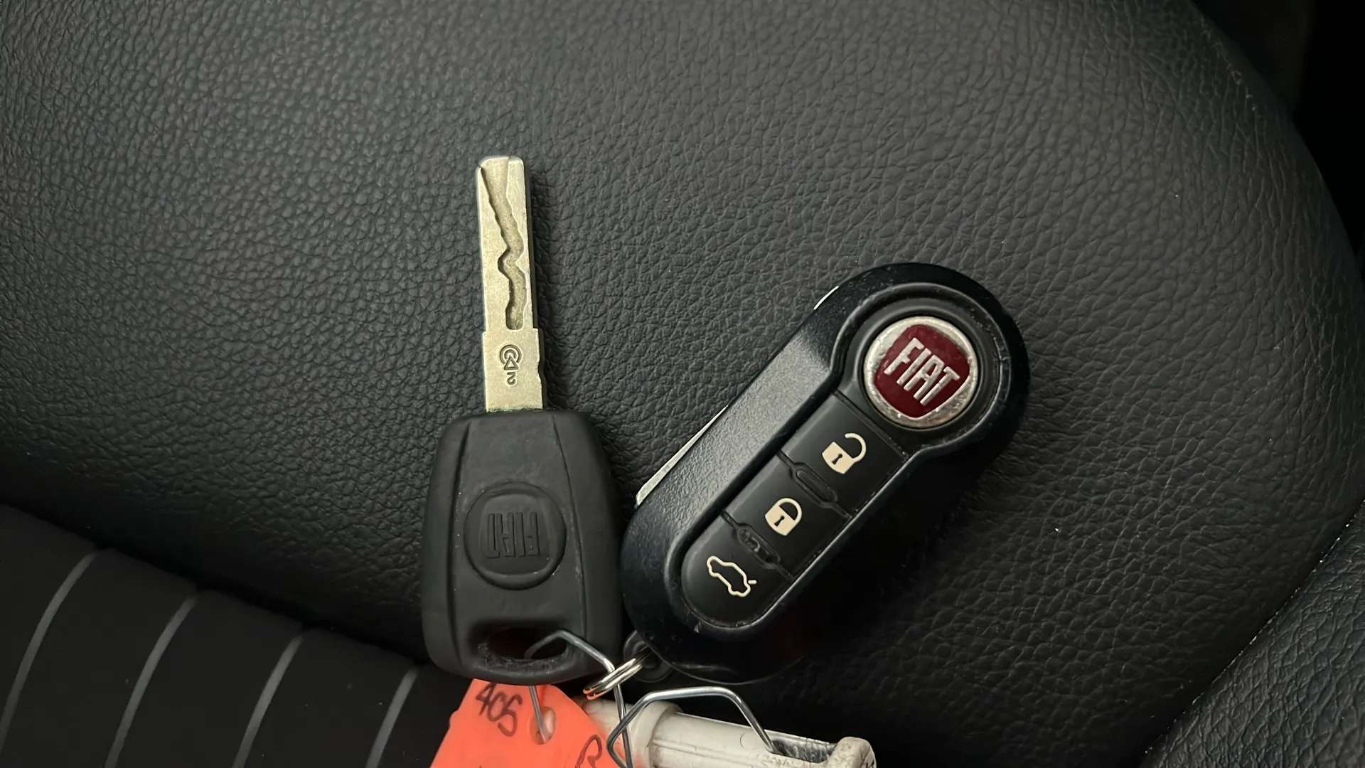 2021 FIAT 500 2021 FIAT 500