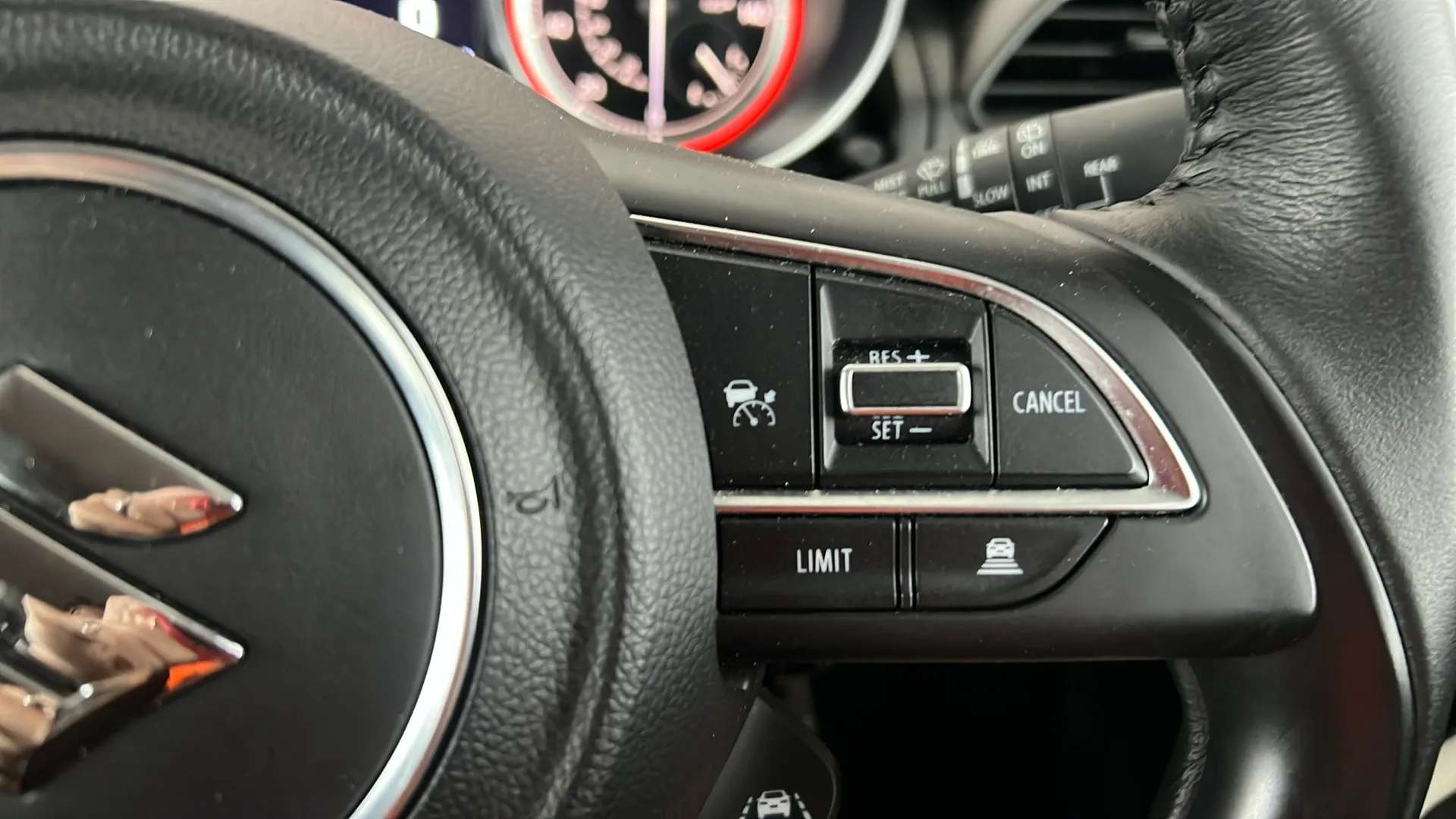 2024 SUZUKI SWIFT 2024 SUZUKI SWIFT