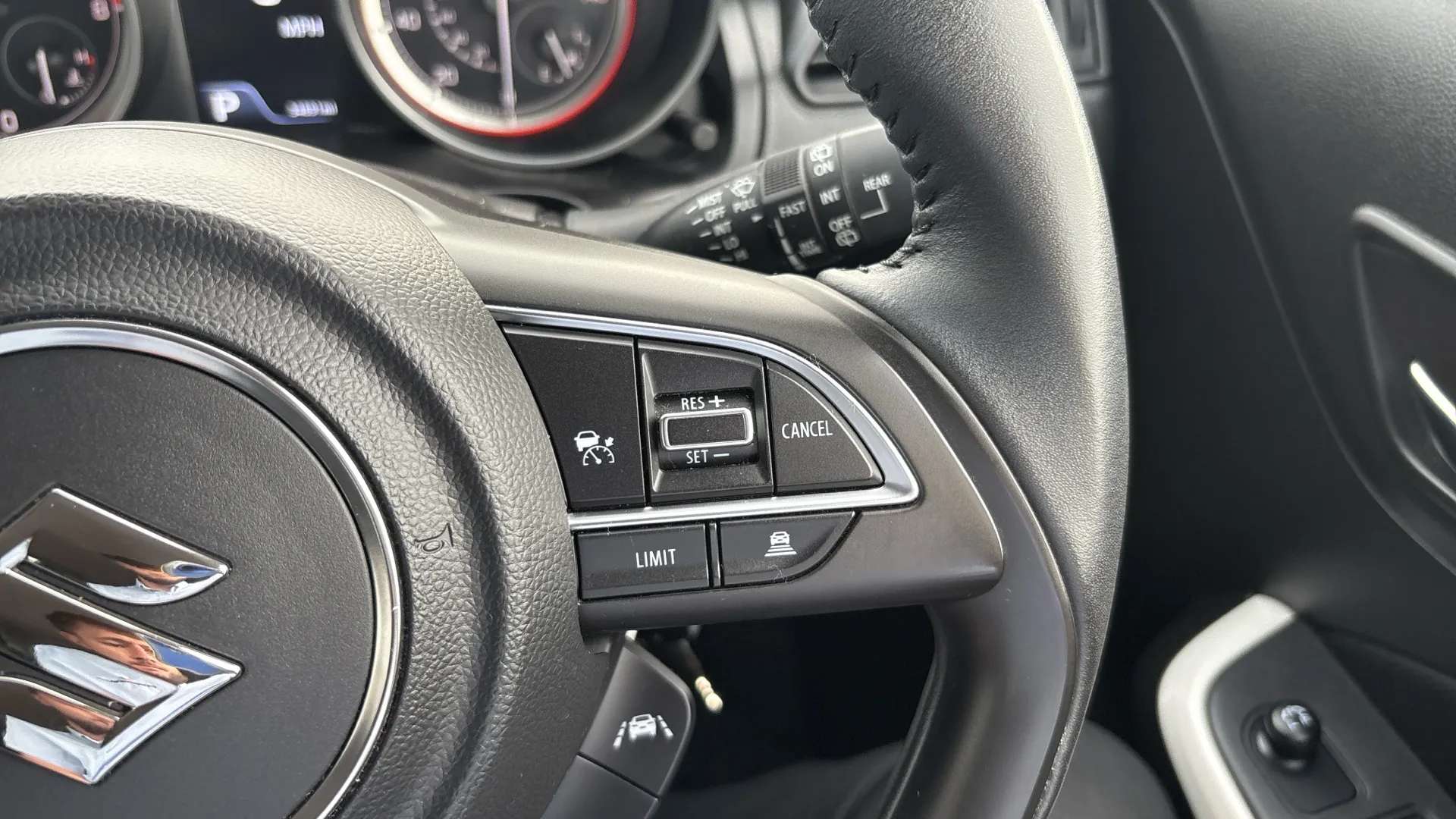 2023 SUZUKI SWIFT 2023 SUZUKI SWIFT