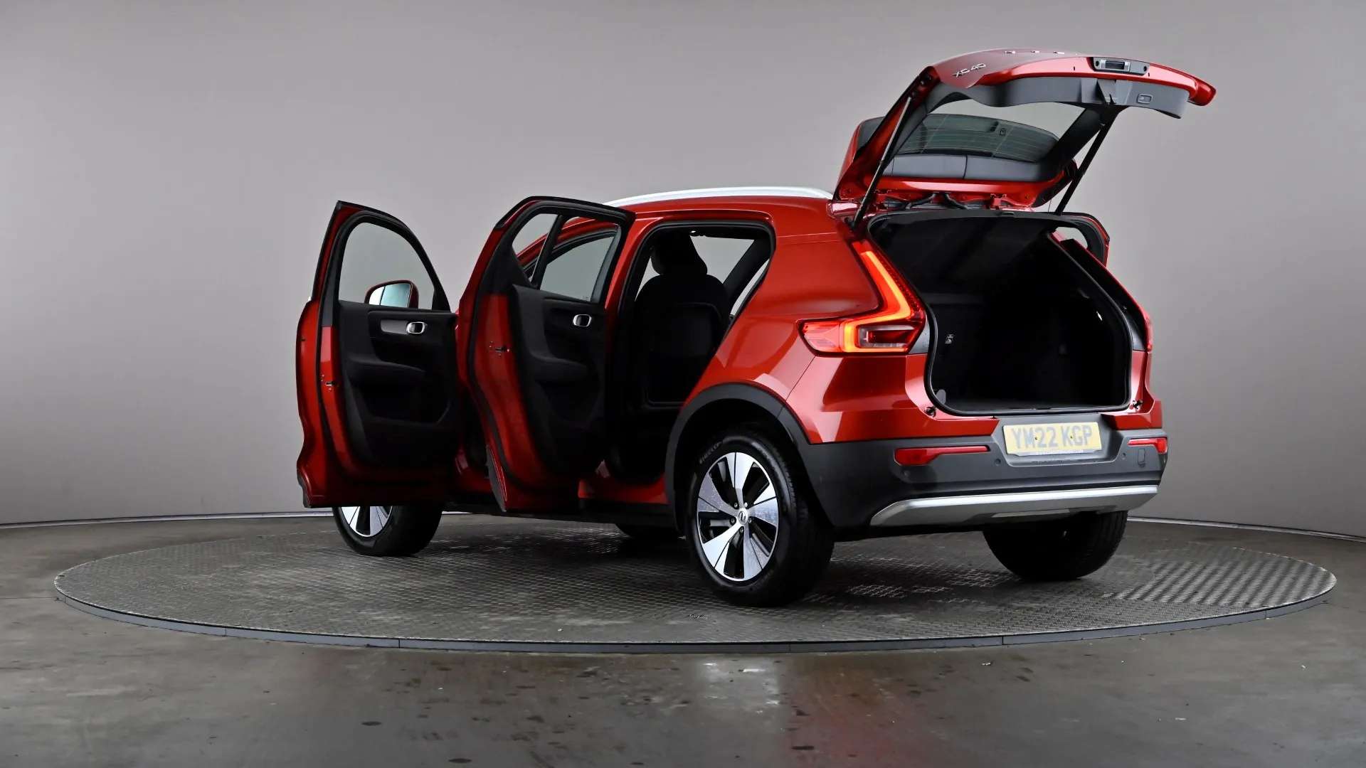 2022 VOLVO XC40 2022 VOLVO XC40