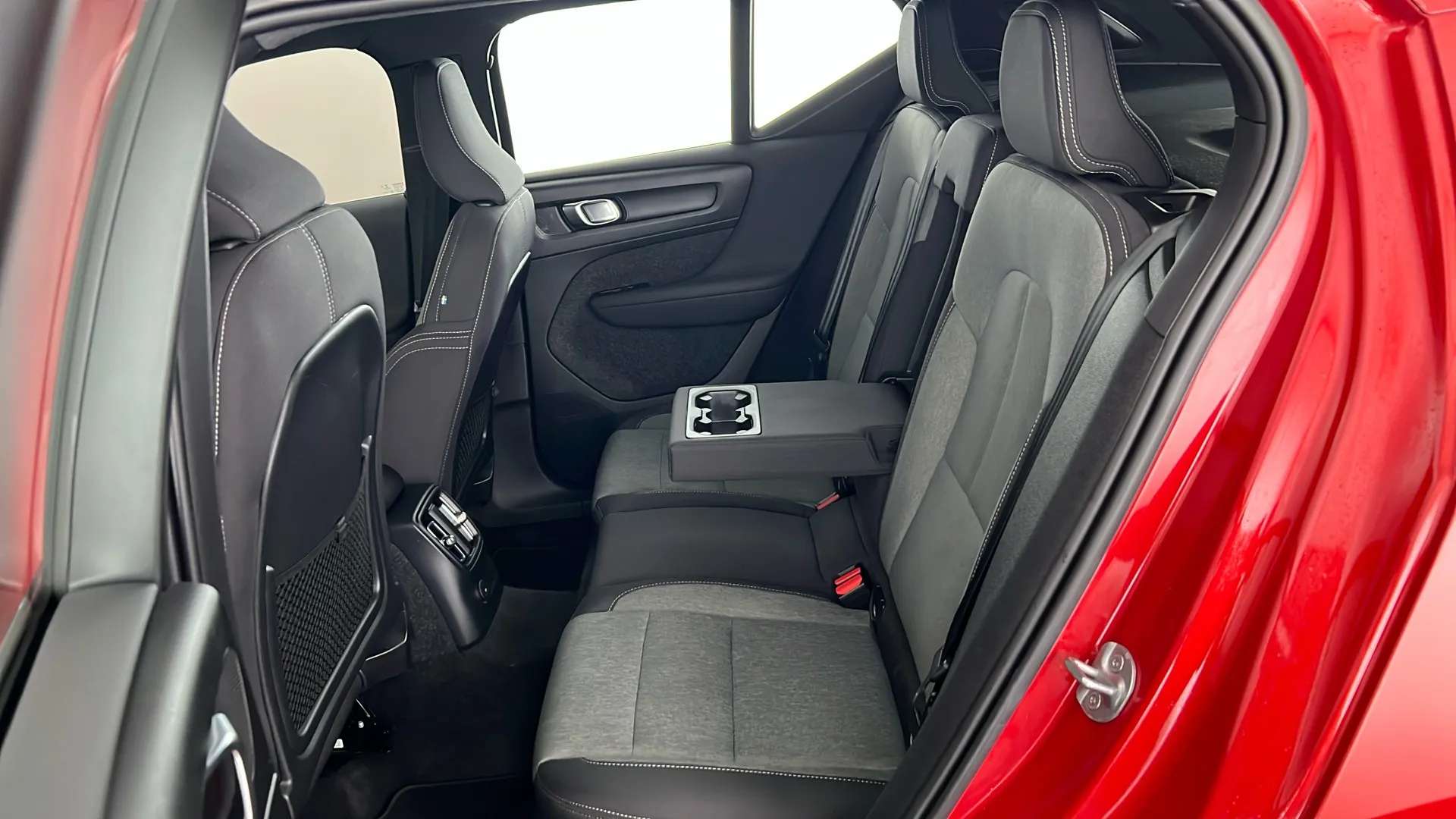 2022 VOLVO XC40 2022 VOLVO XC40