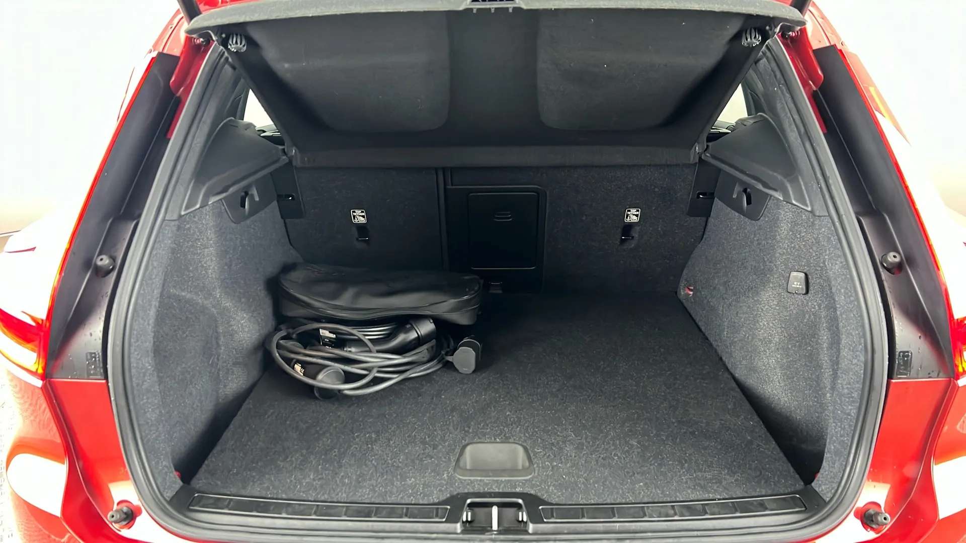 2022 VOLVO XC40 2022 VOLVO XC40