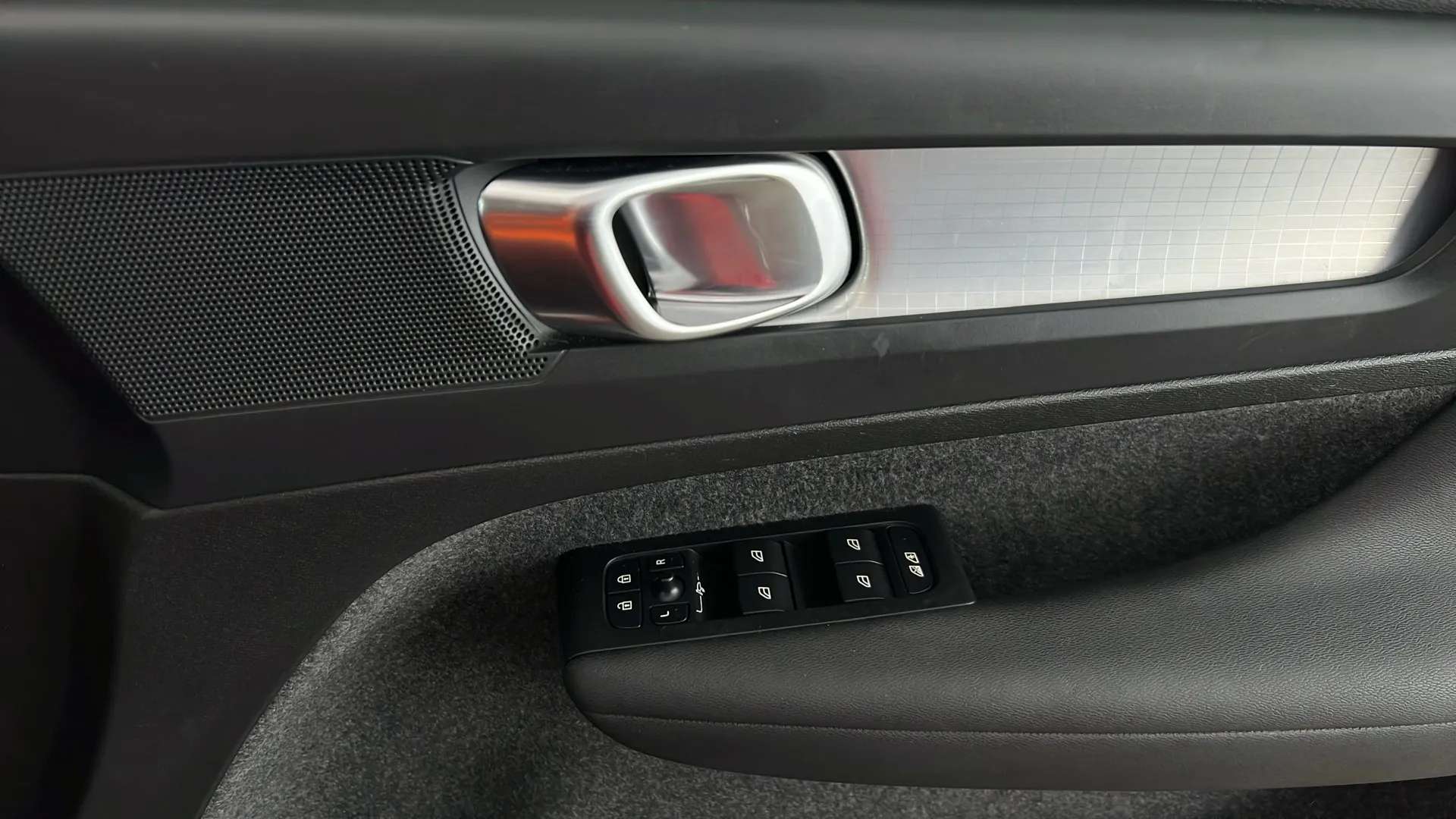 2022 VOLVO XC40 2022 VOLVO XC40