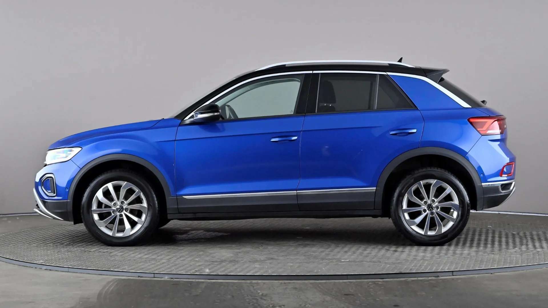 A 2023 VOLKSWAGEN T-ROC 1.0 TSI Style A 2023 VOLKSWAGEN T-ROC 1.0 TSI Style