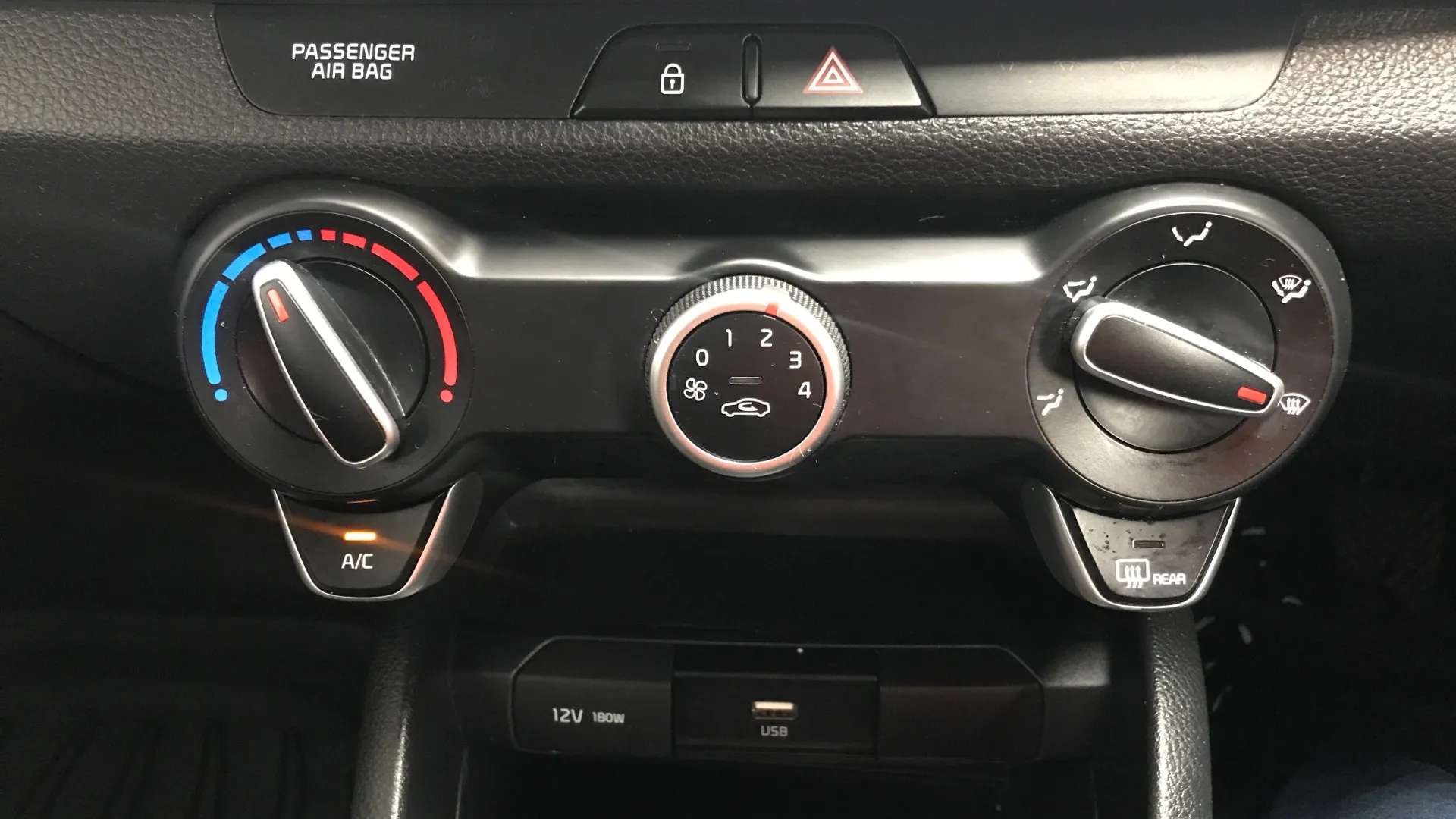 2021 KIA STONIC 2021 KIA STONIC