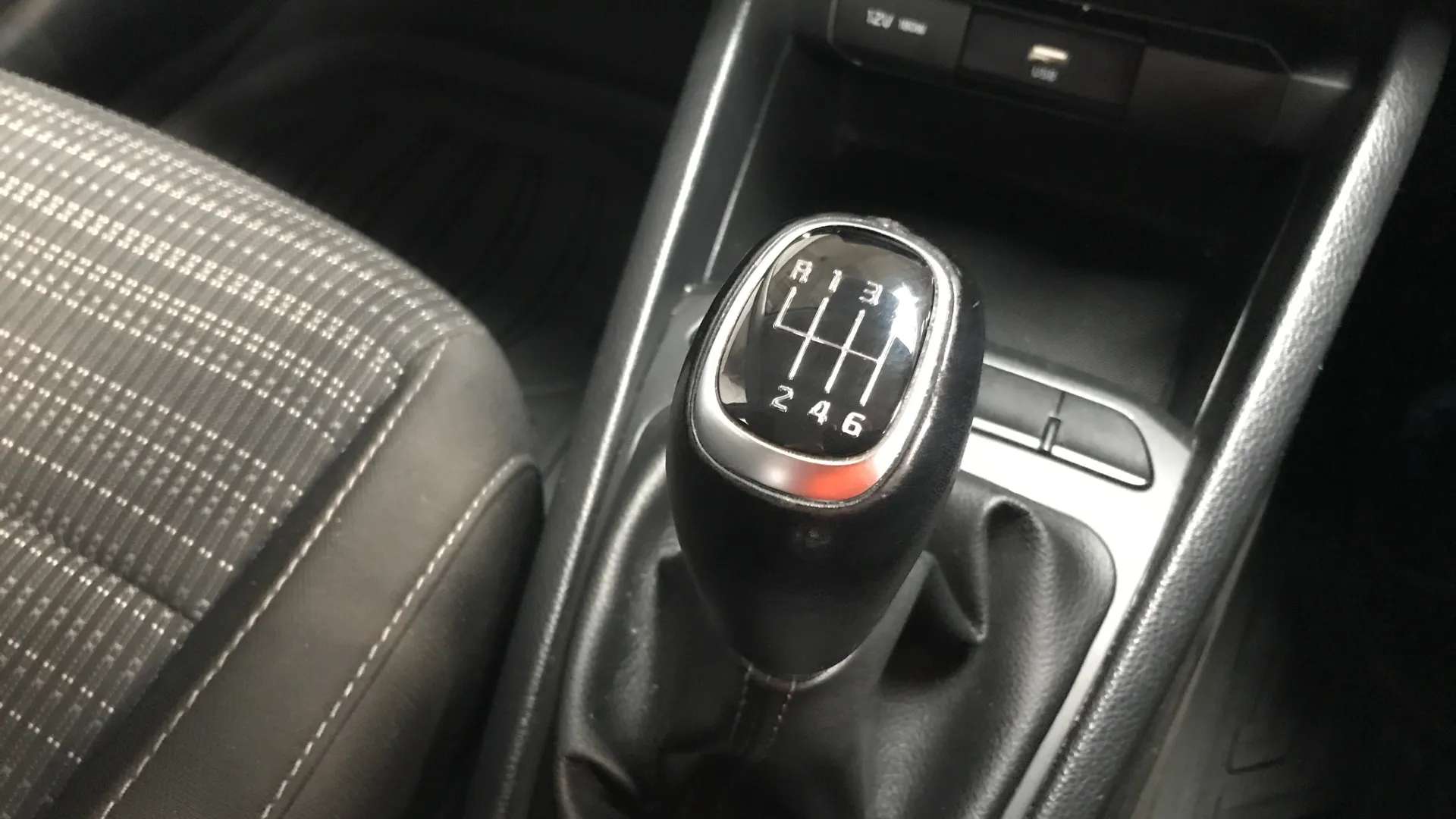 2021 KIA STONIC 2021 KIA STONIC