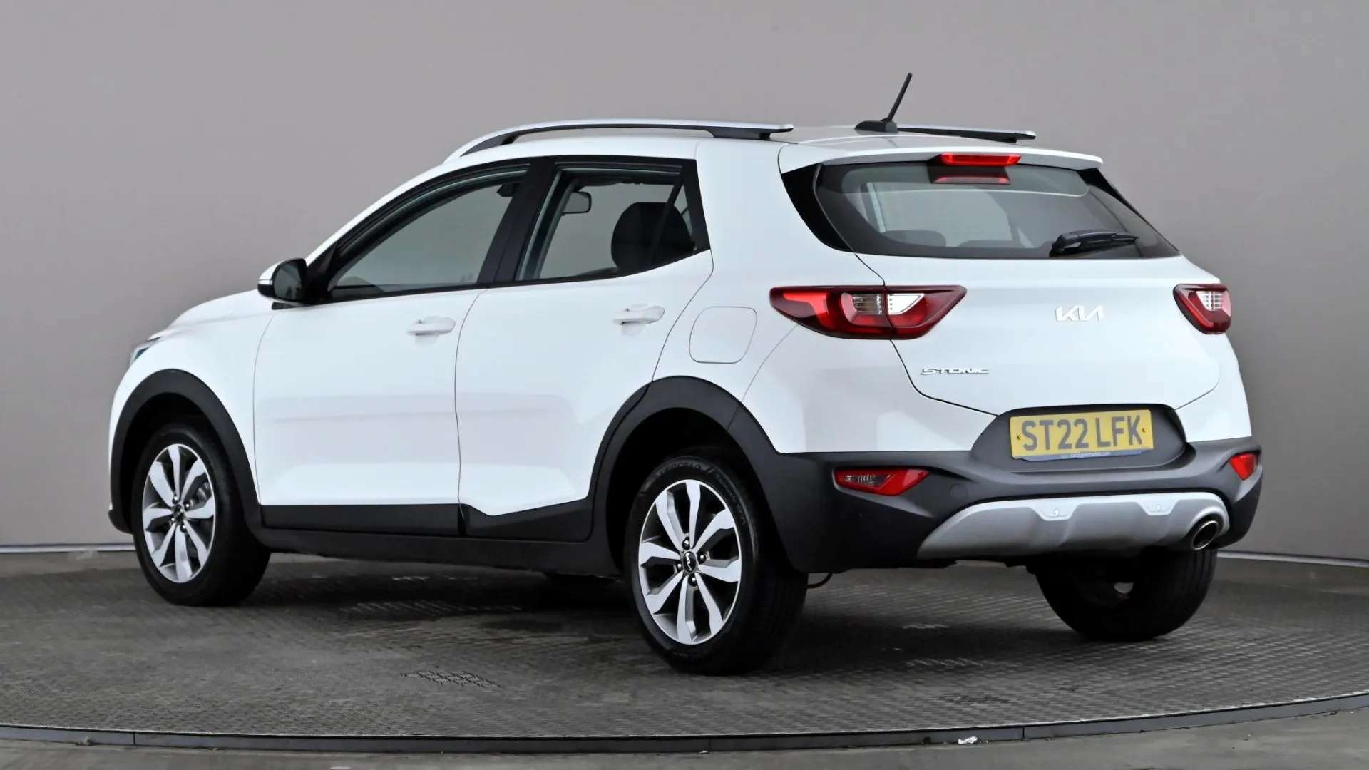 A 2022 KIA STONIC 1.0T GDi 99 2 A 2022 KIA STONIC 1.0T GDi 99 2