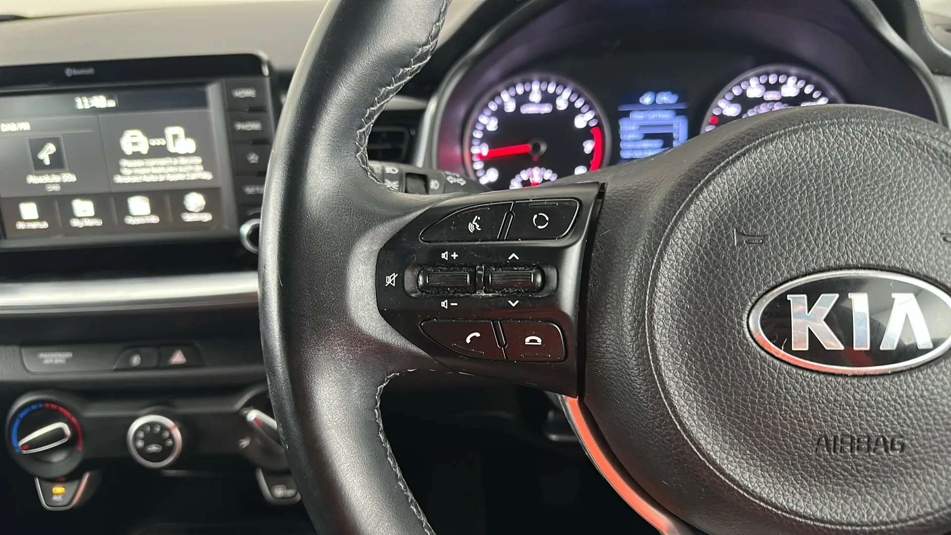 2019 KIA STONIC 2019 KIA STONIC