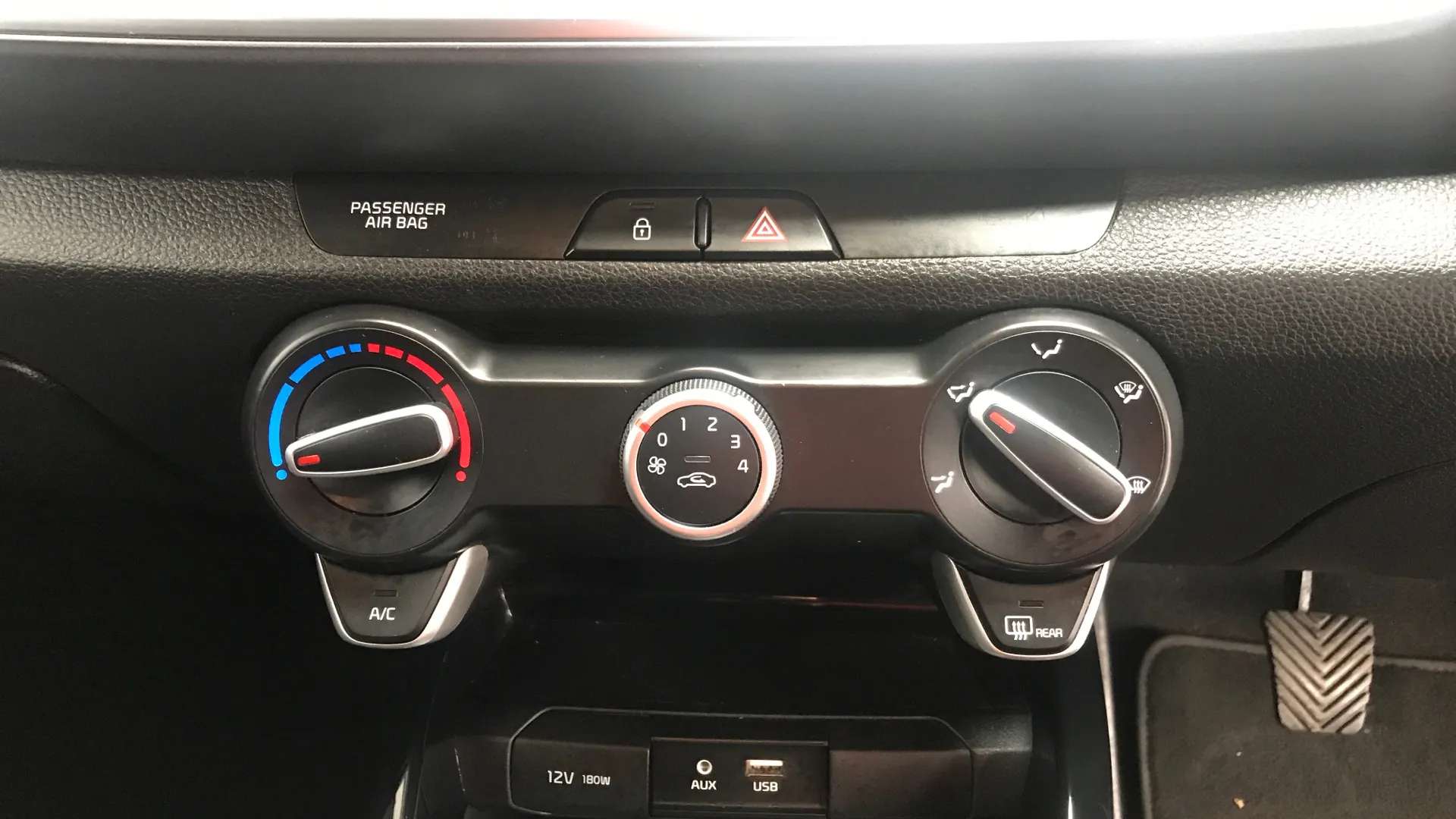 2020 KIA STONIC 2020 KIA STONIC