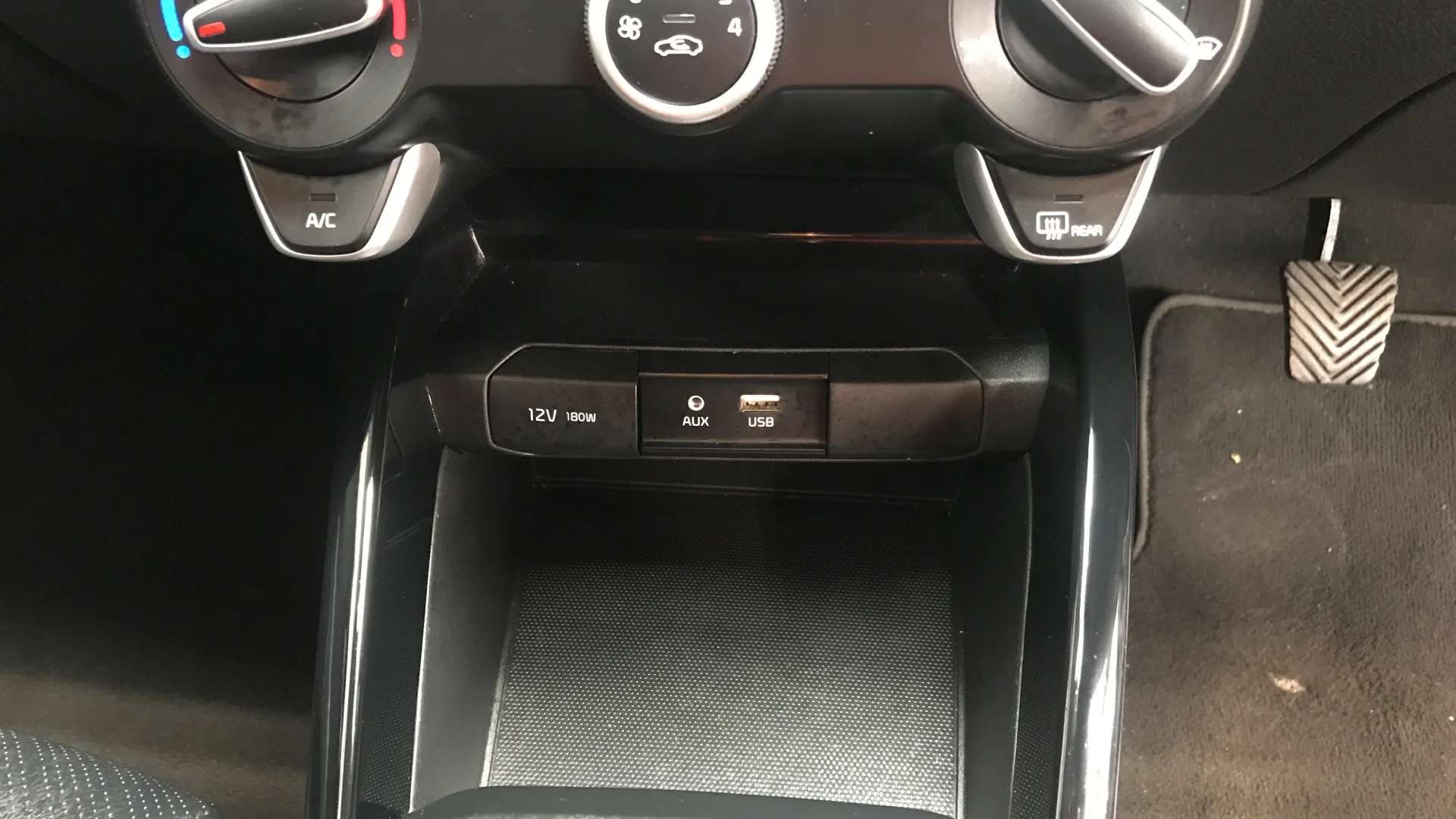 2020 KIA STONIC 2020 KIA STONIC