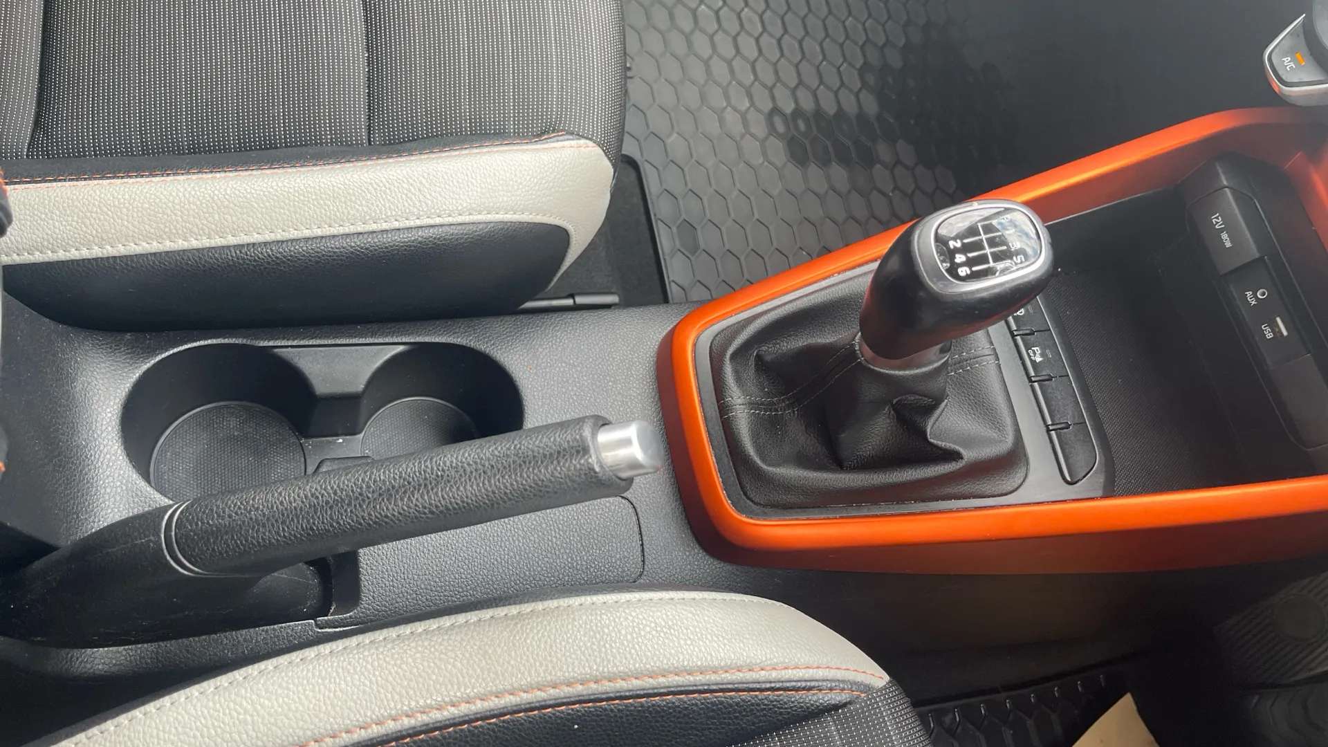 2019 KIA STONIC 2019 KIA STONIC