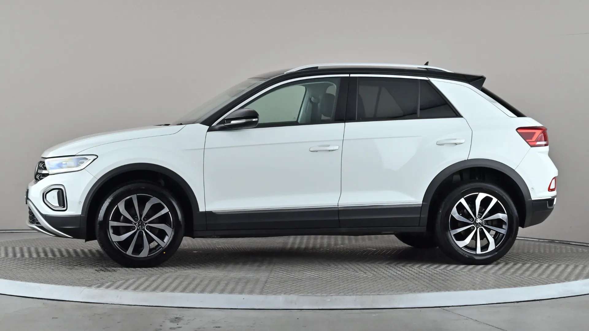 A 2023 VOLKSWAGEN T-ROC 1.5 TSI Style A 2023 VOLKSWAGEN T-ROC 1.5 TSI Style