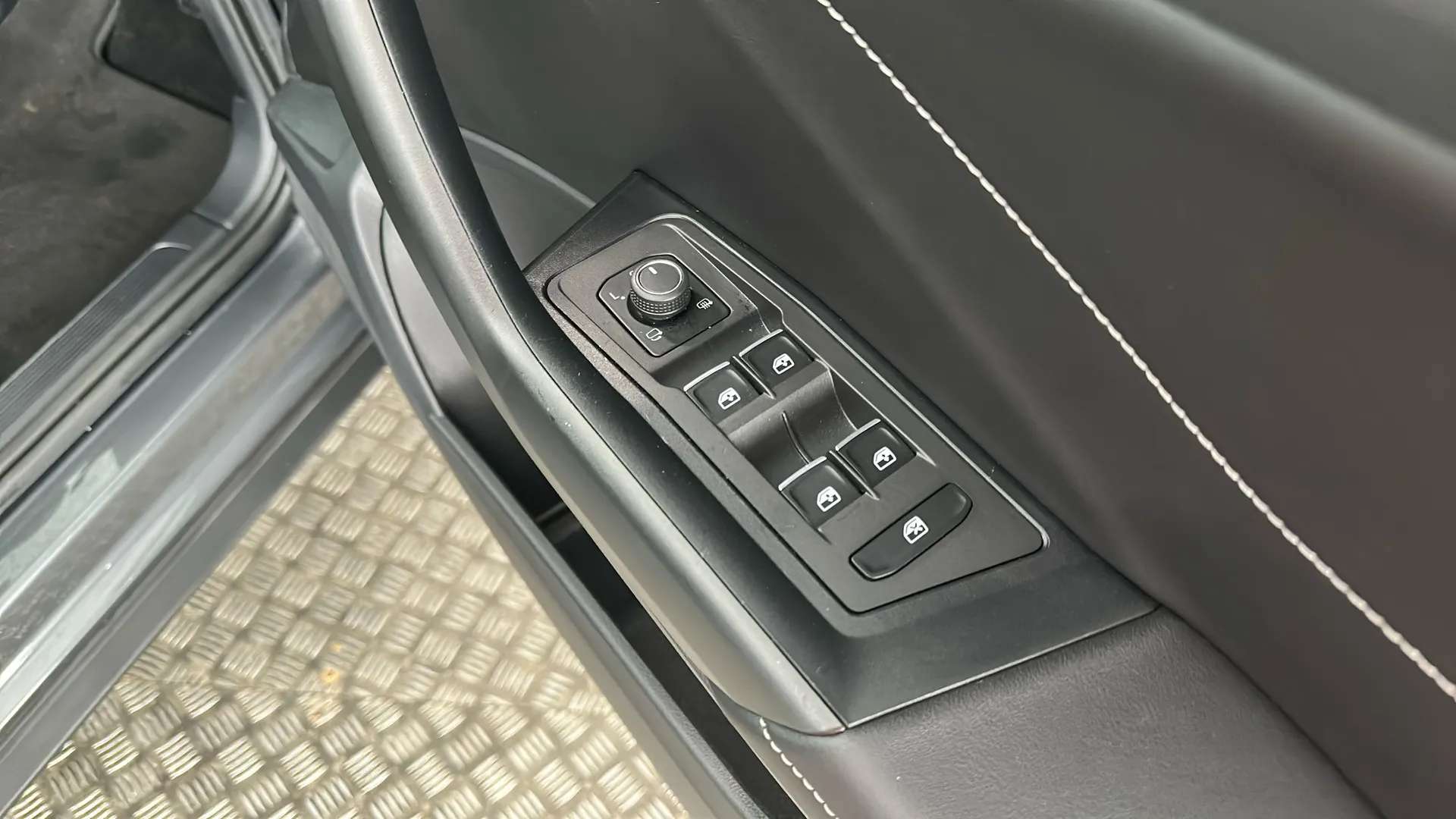 2023 VOLKSWAGEN T-ROC 2023 VOLKSWAGEN T-ROC