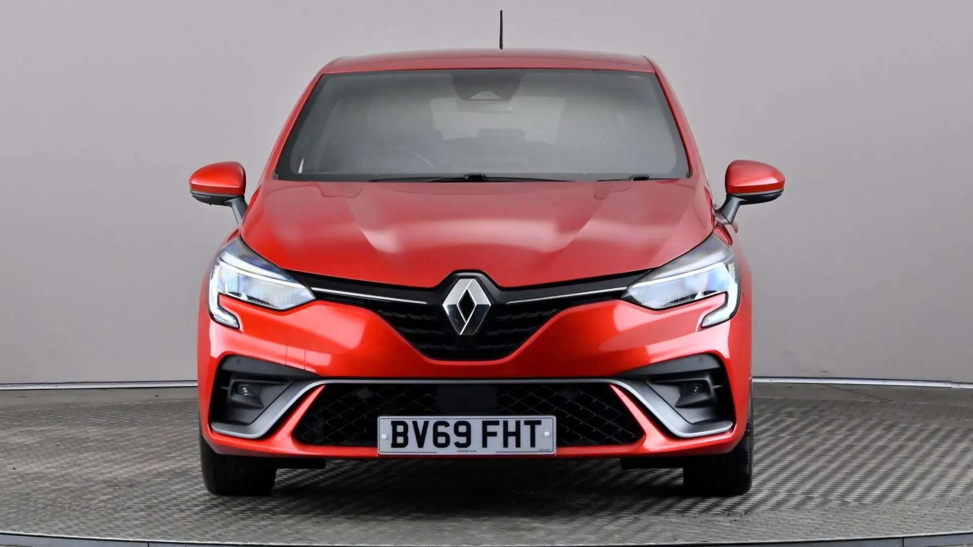 A 2019 RENAULT CLIO 1.0 TCe 100 RS Line A 2019 RENAULT CLIO 1.0 TCe 100 RS Line