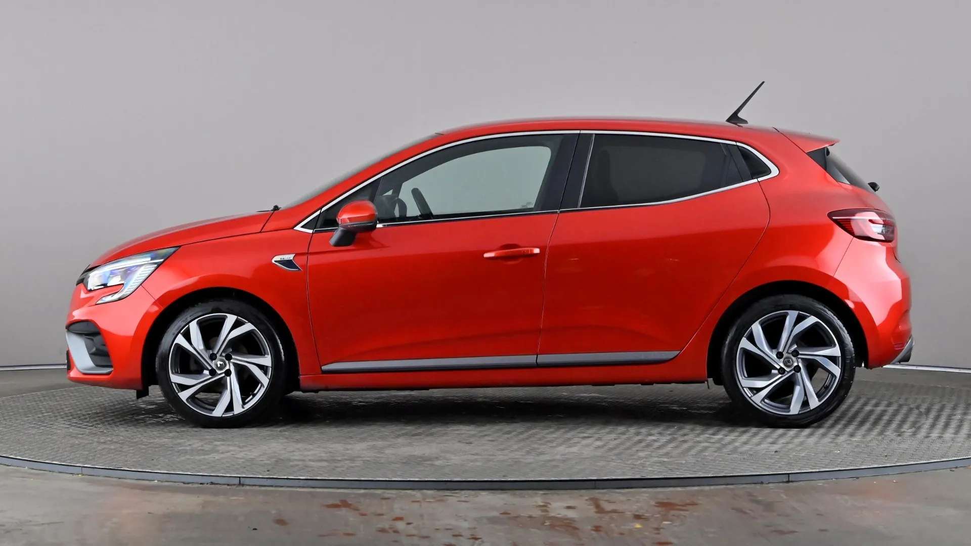 A 2019 RENAULT CLIO 1.0 TCe 100 RS Line A 2019 RENAULT CLIO 1.0 TCe 100 RS Line