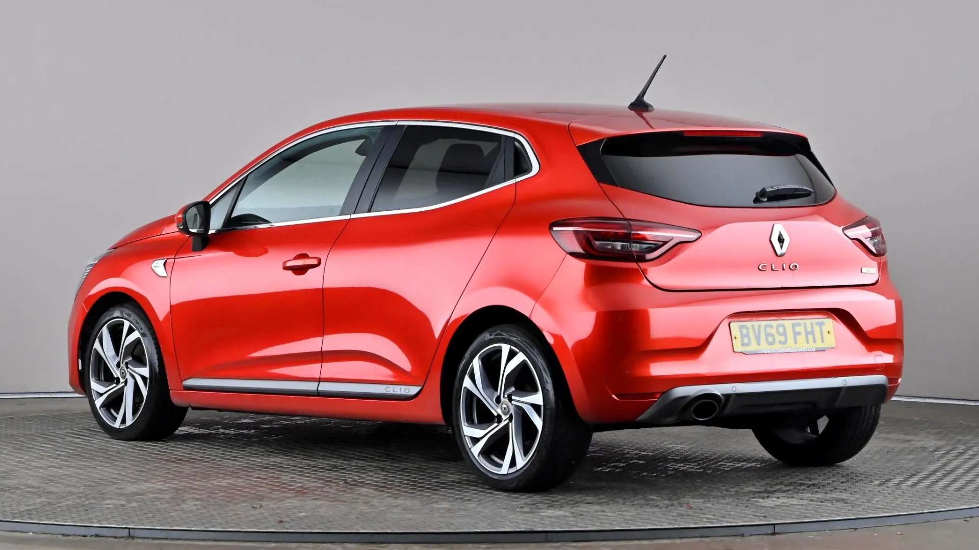 A 2019 RENAULT CLIO 1.0 TCe 100 RS Line A 2019 RENAULT CLIO 1.0 TCe 100 RS Line