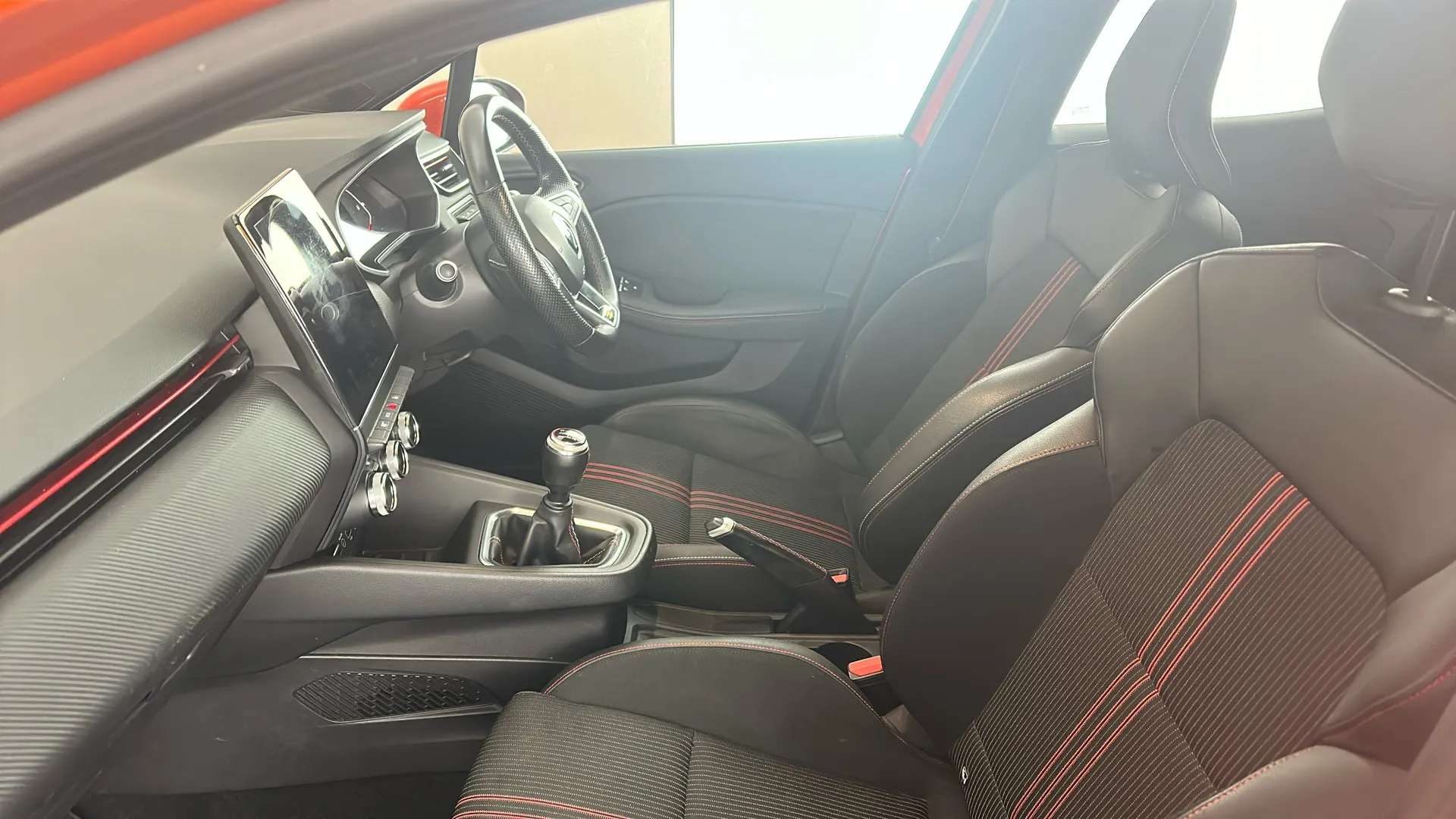 2019 RENAULT CLIO 2019 RENAULT CLIO