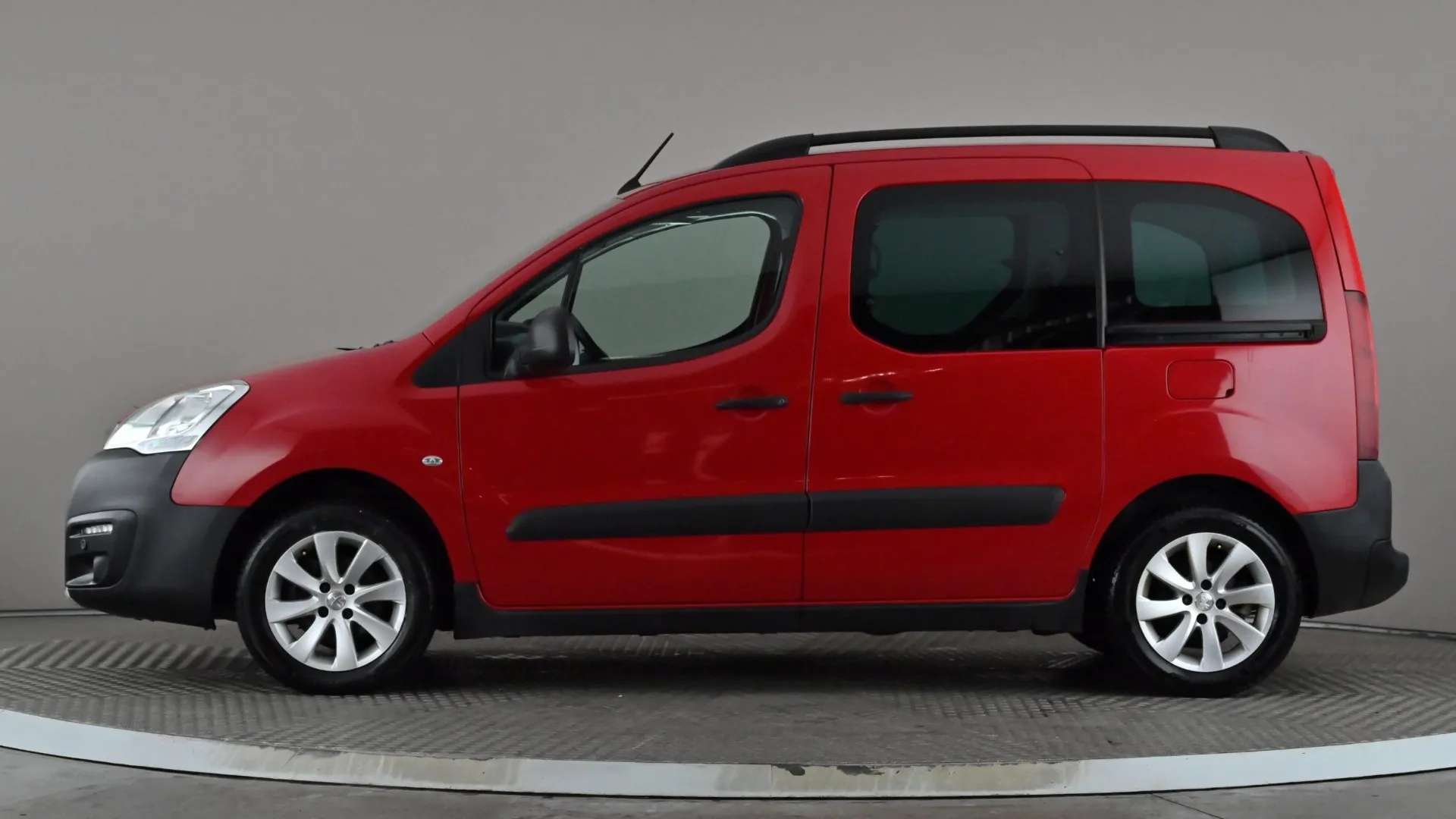 A 2017 PEUGEOT PARTNER TEPEE 1.2 PureTech 110 Outdoor A 2017 PEUGEOT PARTNER TEPEE 1.2 PureTech 110 Outdoor