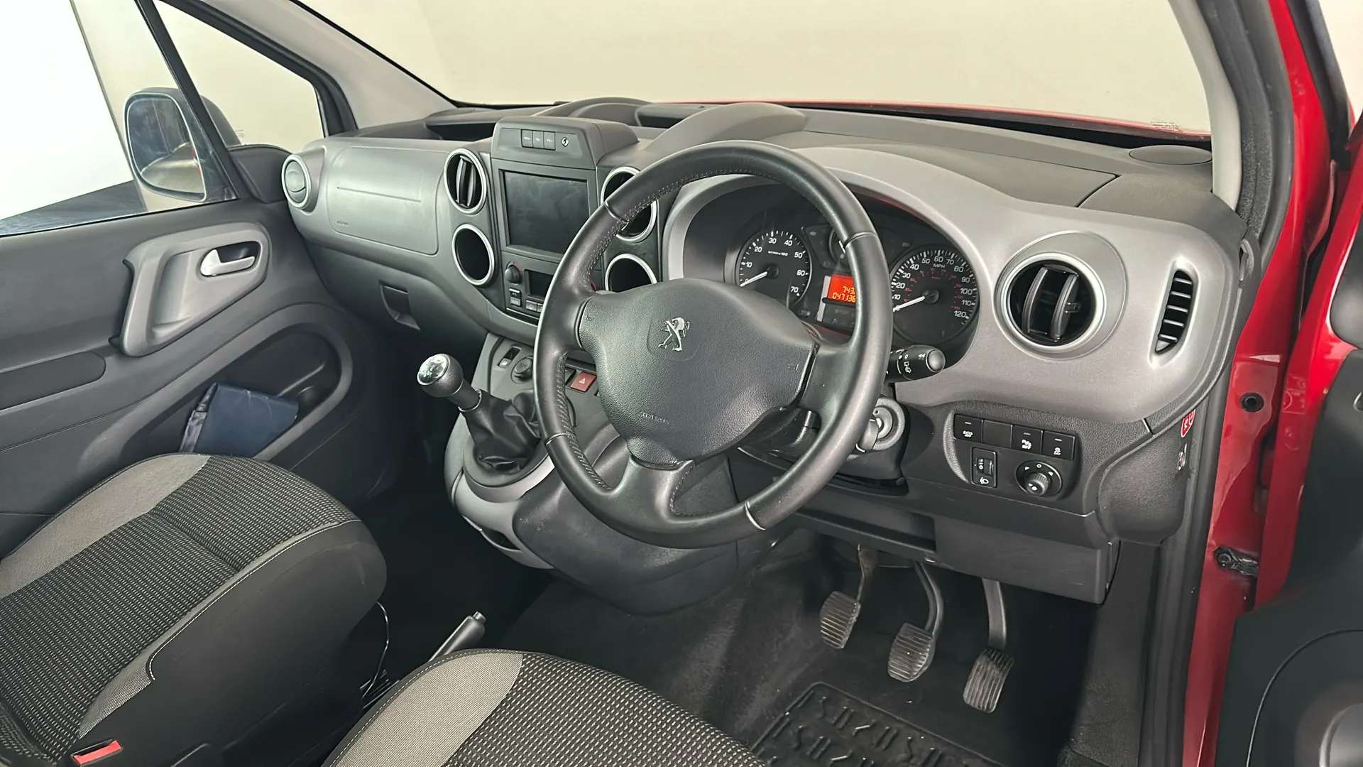 2017 PEUGEOT PARTNER TEPEE 2017 PEUGEOT PARTNER TEPEE