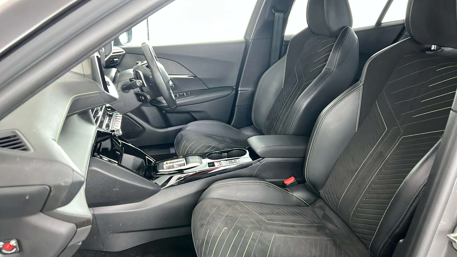 2024 PEUGEOT 2008 2024 PEUGEOT 2008