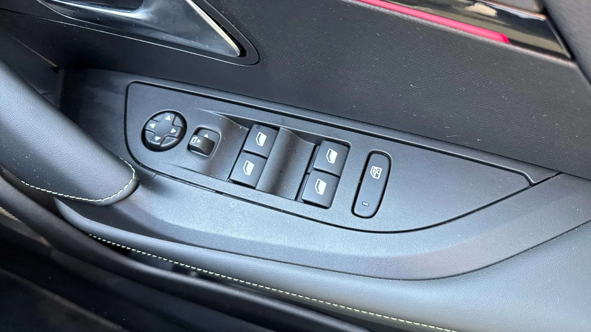 2022 PEUGEOT 2008 2022 PEUGEOT 2008