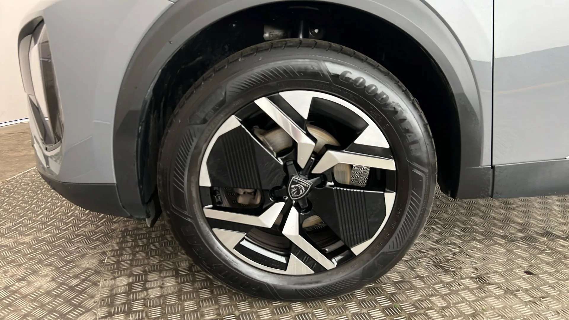2024 PEUGEOT 2008 2024 PEUGEOT 2008