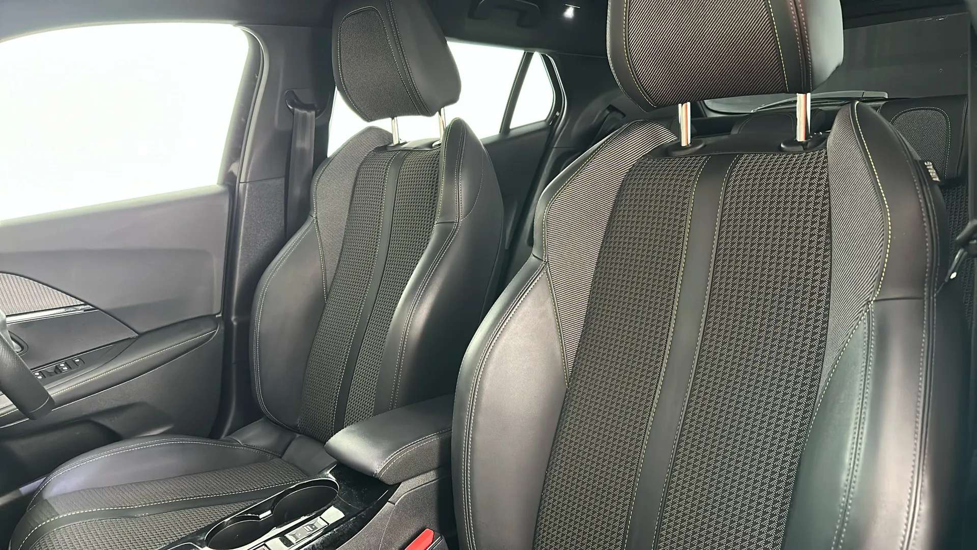 2023 PEUGEOT 2008 2023 PEUGEOT 2008