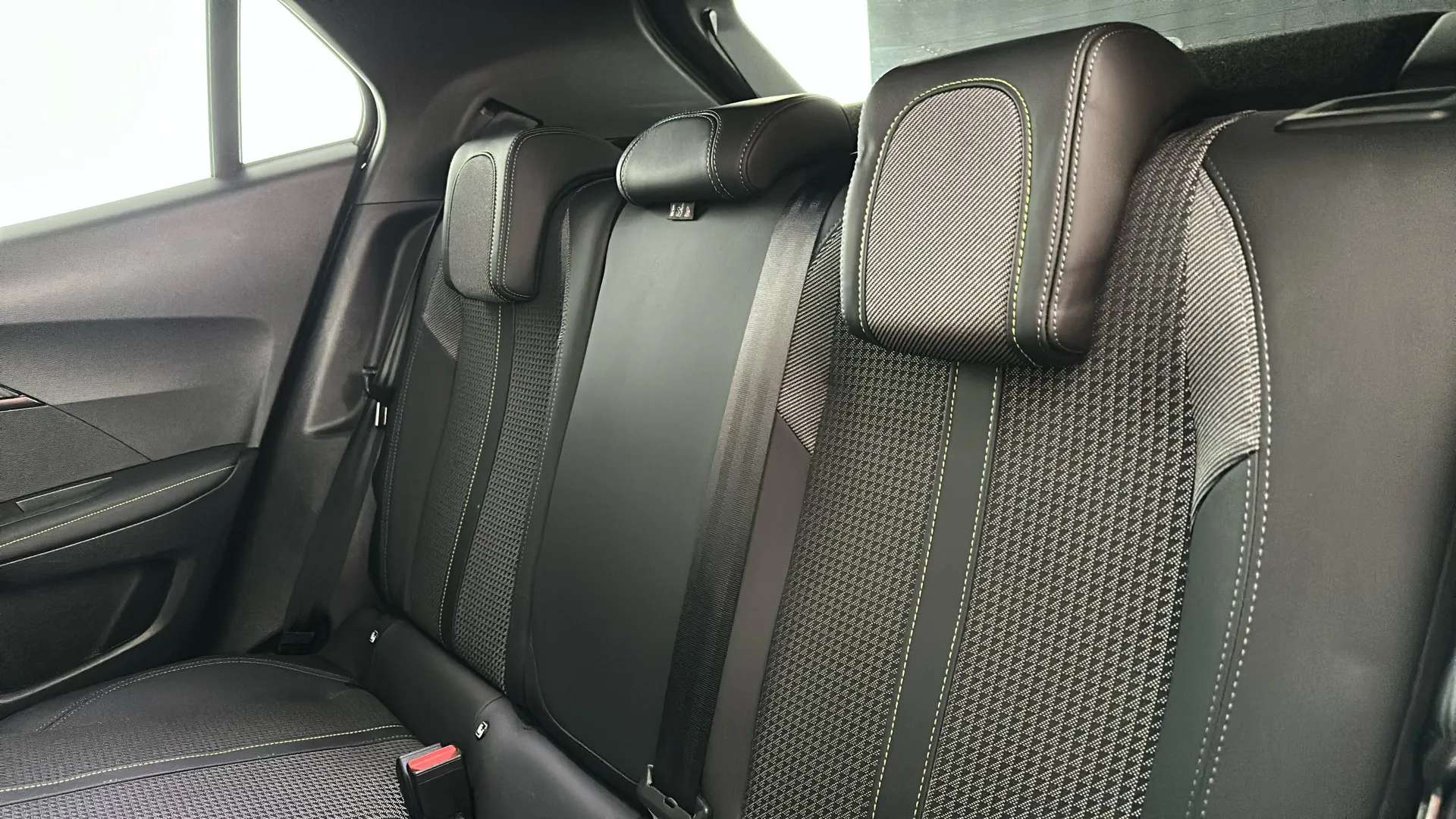 2023 PEUGEOT 2008 2023 PEUGEOT 2008