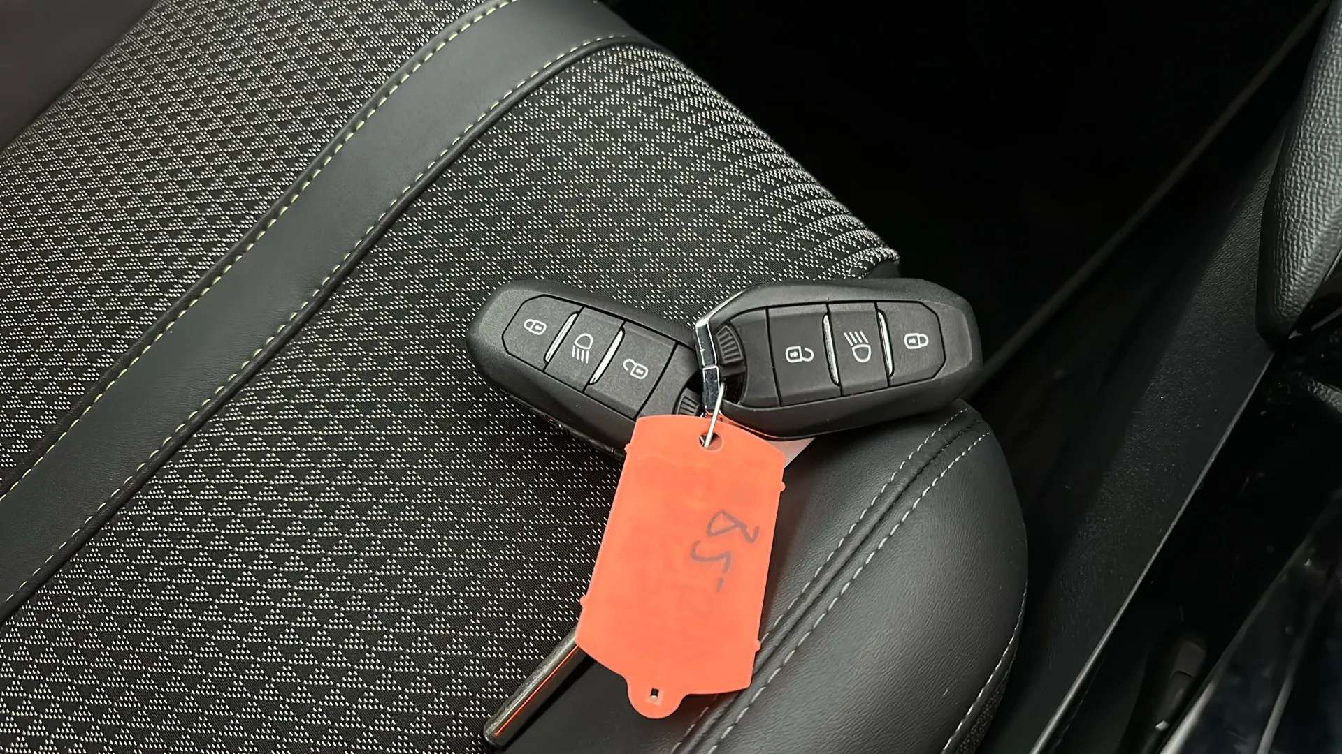 2023 PEUGEOT 2008 2023 PEUGEOT 2008