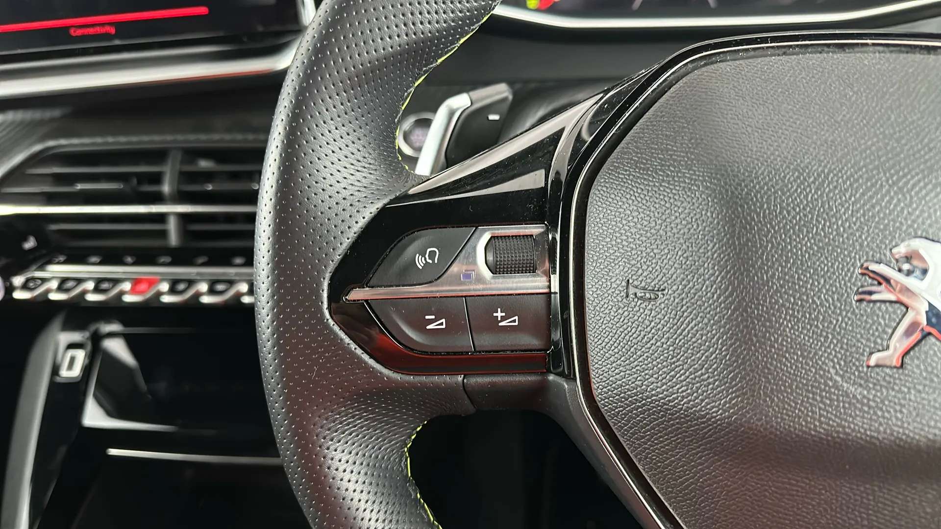 2023 PEUGEOT 2008 2023 PEUGEOT 2008