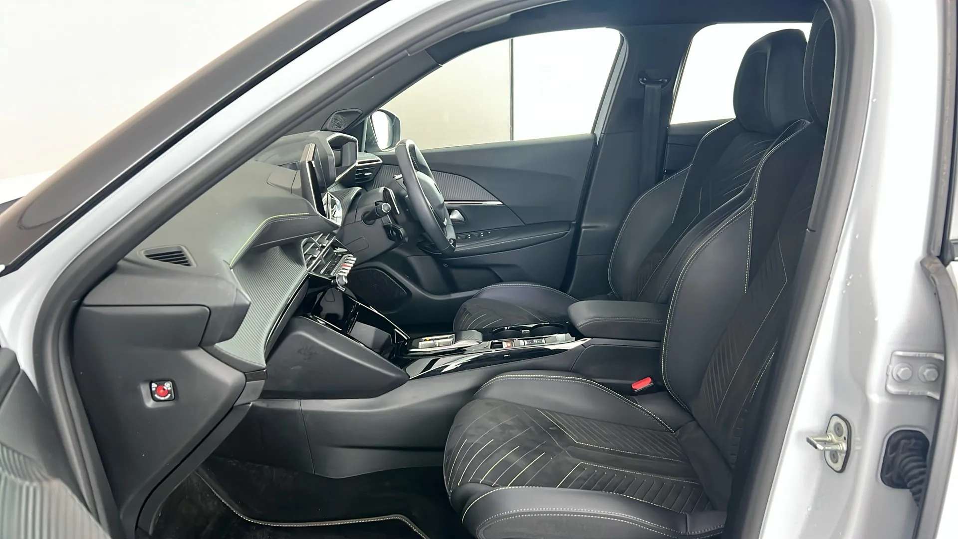 2024 PEUGEOT 2008 2024 PEUGEOT 2008