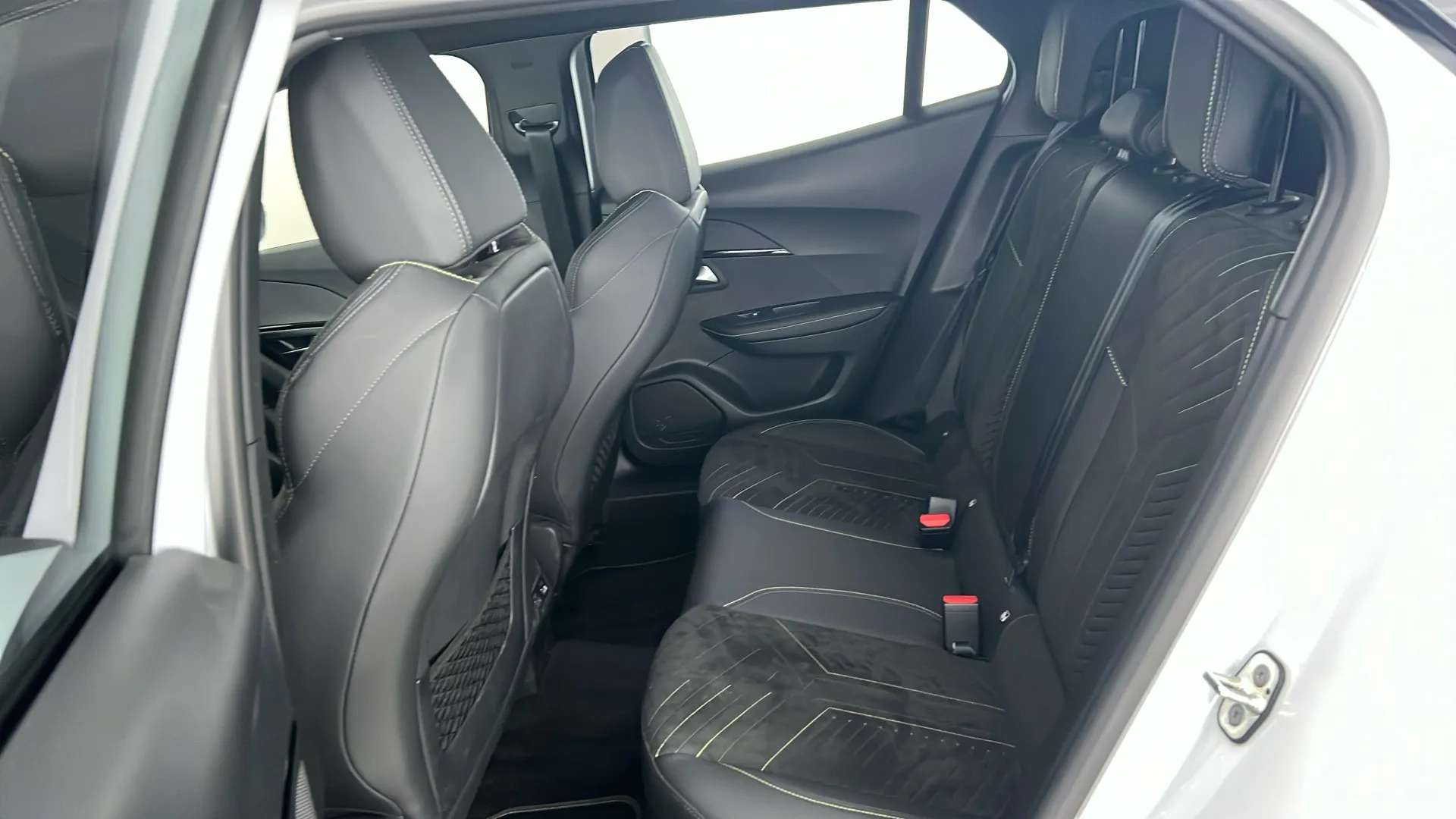 2024 PEUGEOT 2008 2024 PEUGEOT 2008