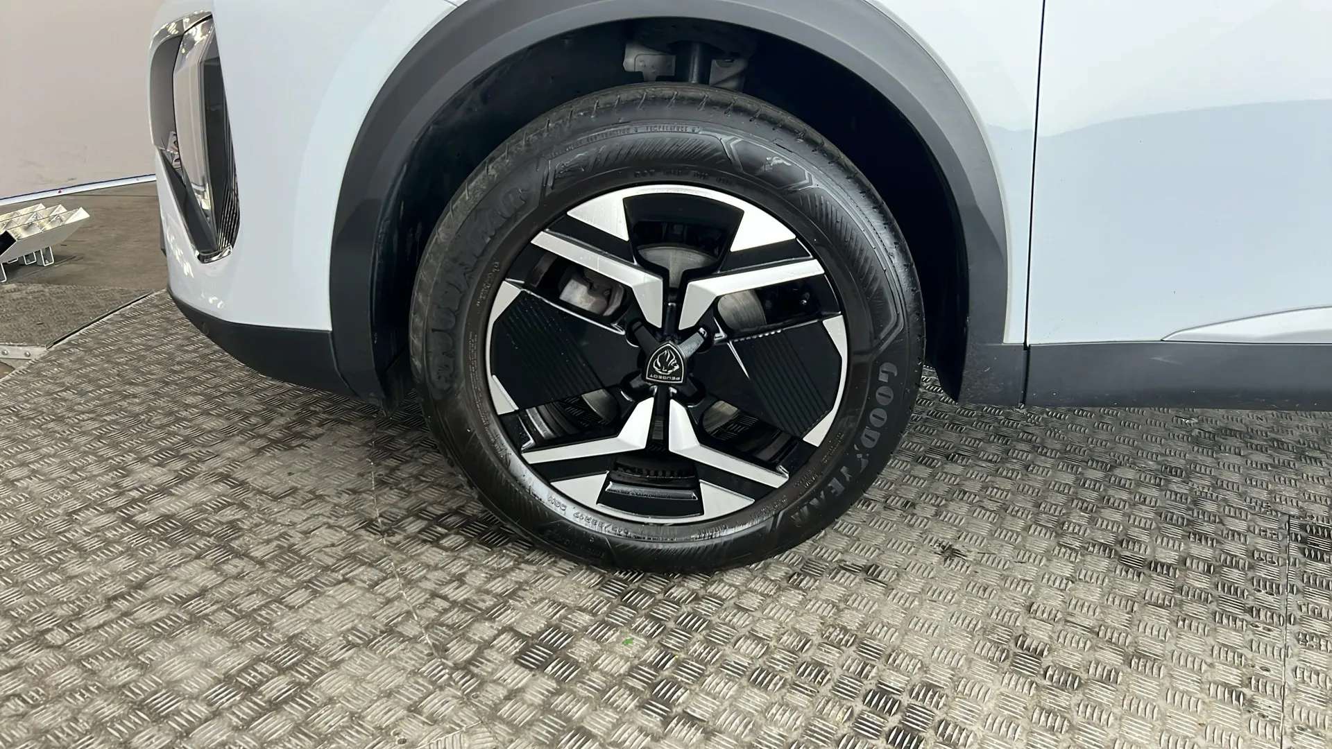 2024 PEUGEOT 2008 2024 PEUGEOT 2008