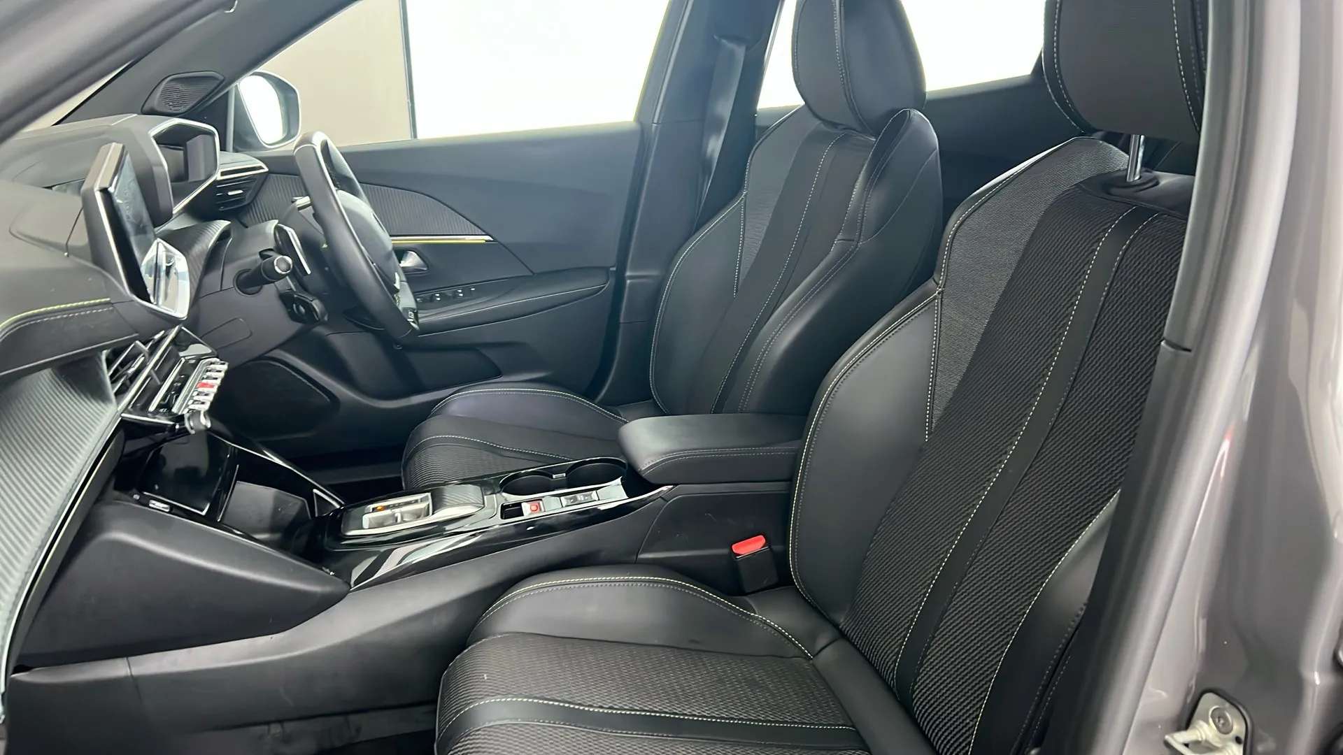 2024 PEUGEOT 2008 2024 PEUGEOT 2008