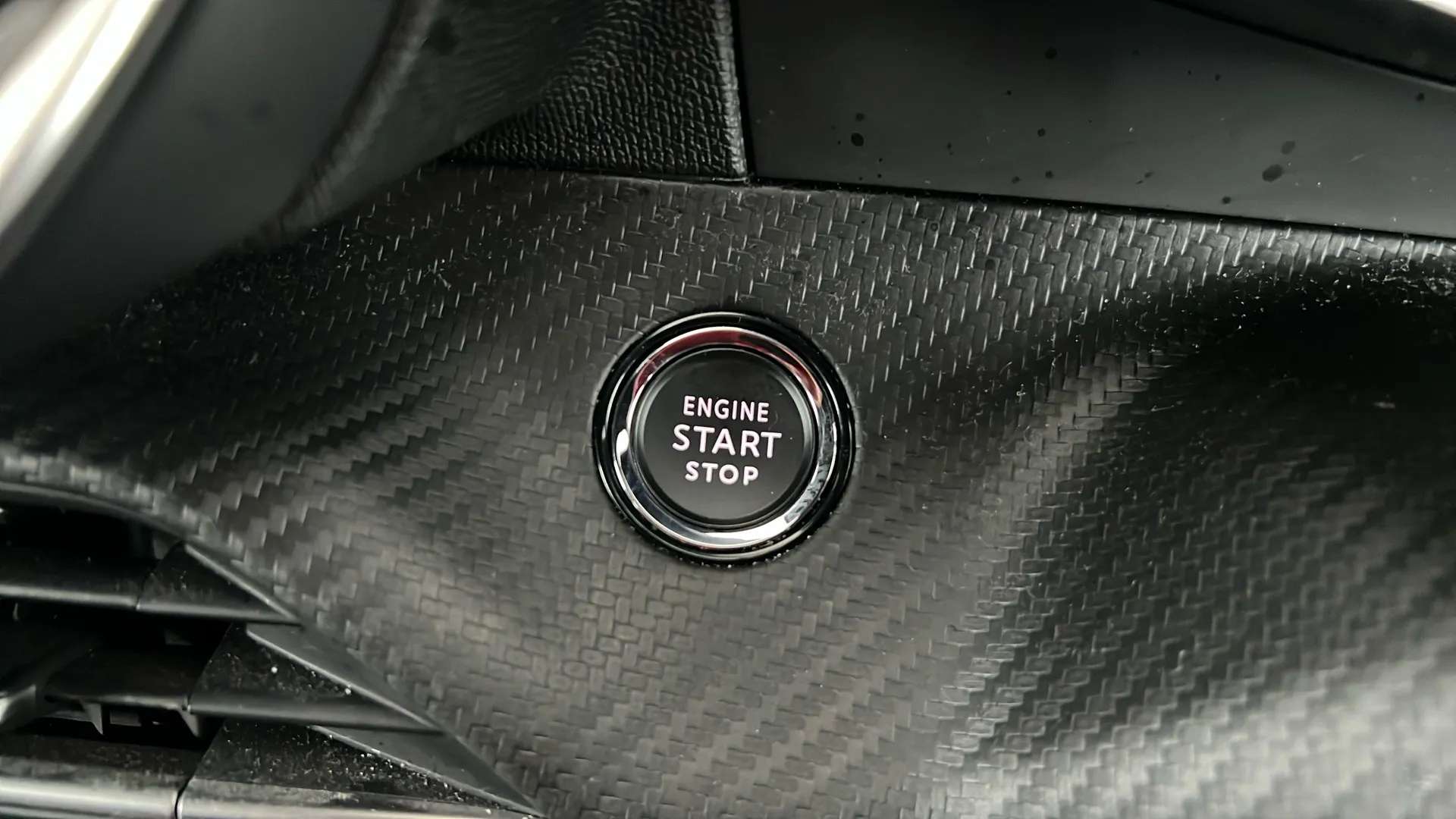 2024 PEUGEOT 2008 2024 PEUGEOT 2008