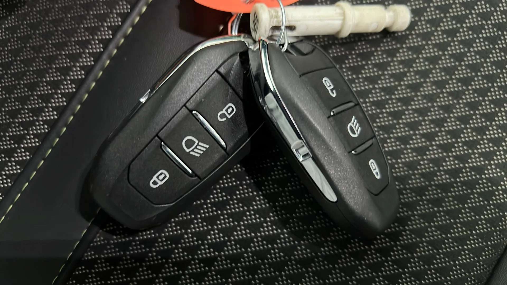 2023 PEUGEOT 2008 2023 PEUGEOT 2008