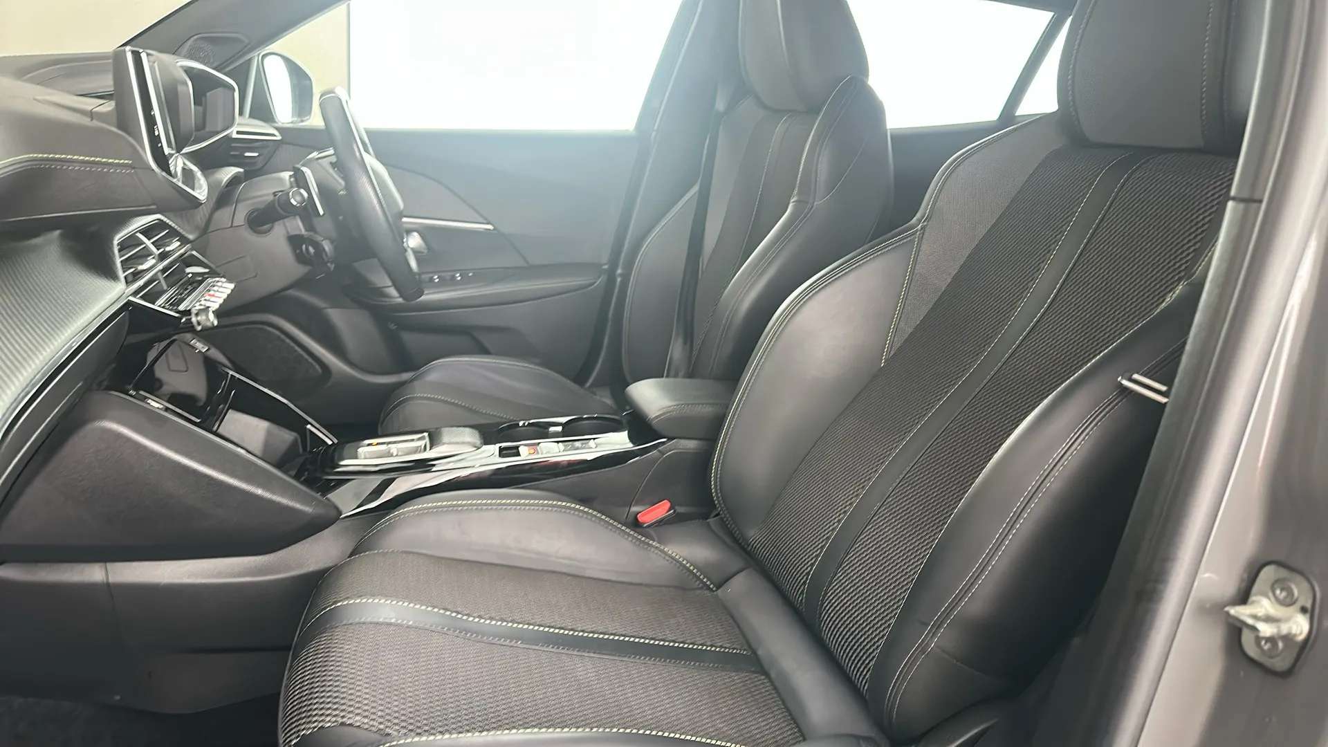 2024 PEUGEOT 2008 2024 PEUGEOT 2008